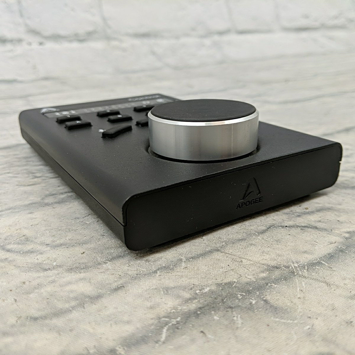 Apogee Control Interface (hardware remote control for Element Series interfaces)