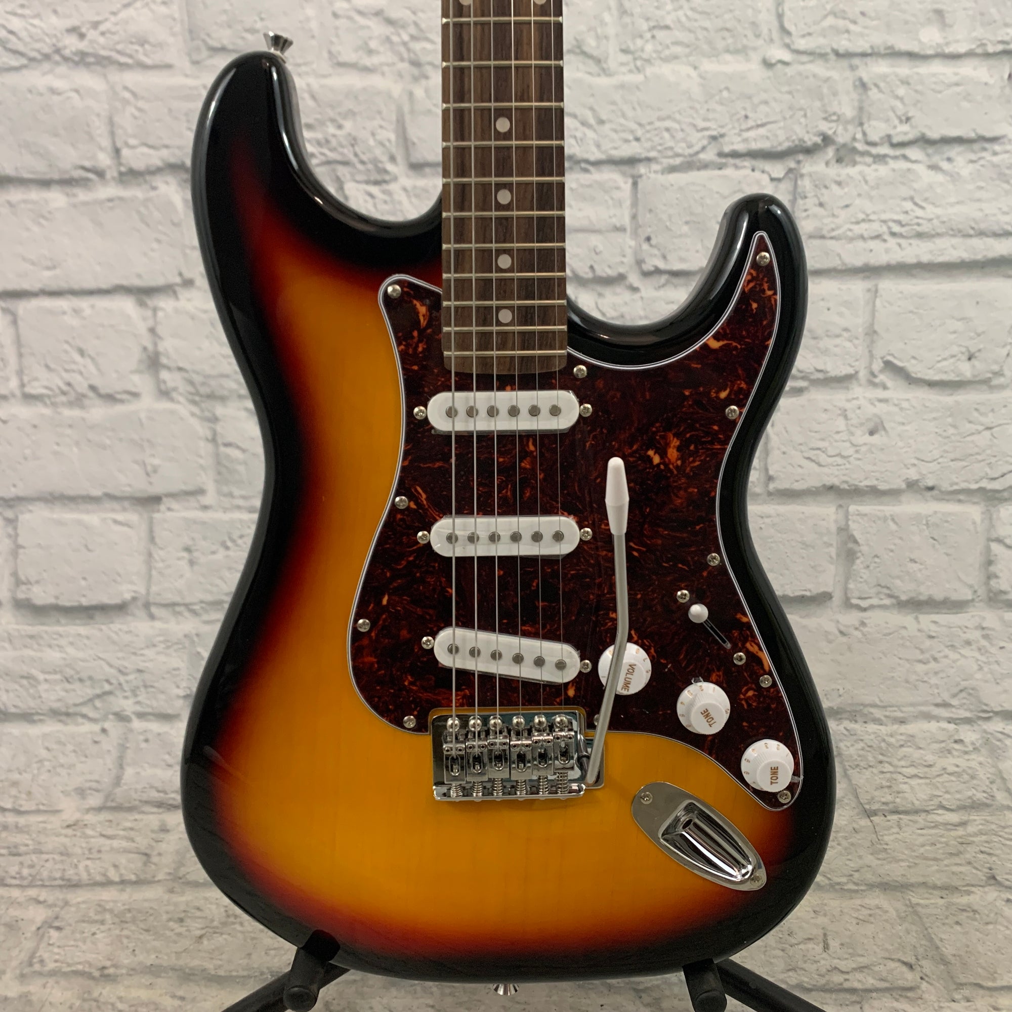 Nashville Guitar Works 130 Double Cutaway - Sunburst, Rosewood Fretboard