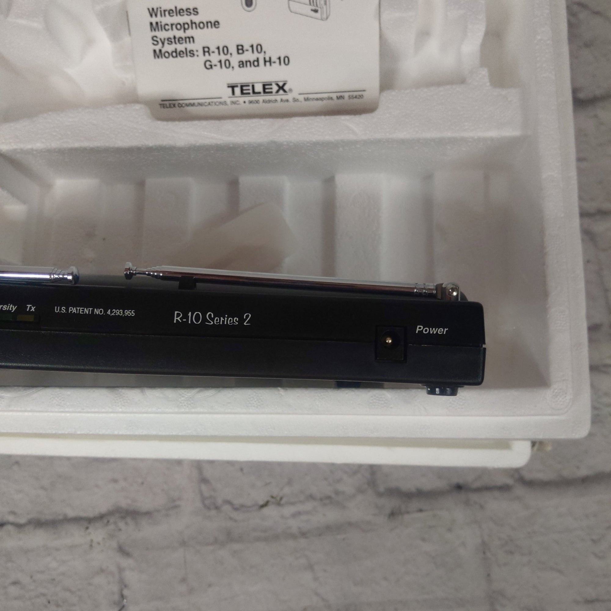 Telex R-10 VHF Diversity Receiver