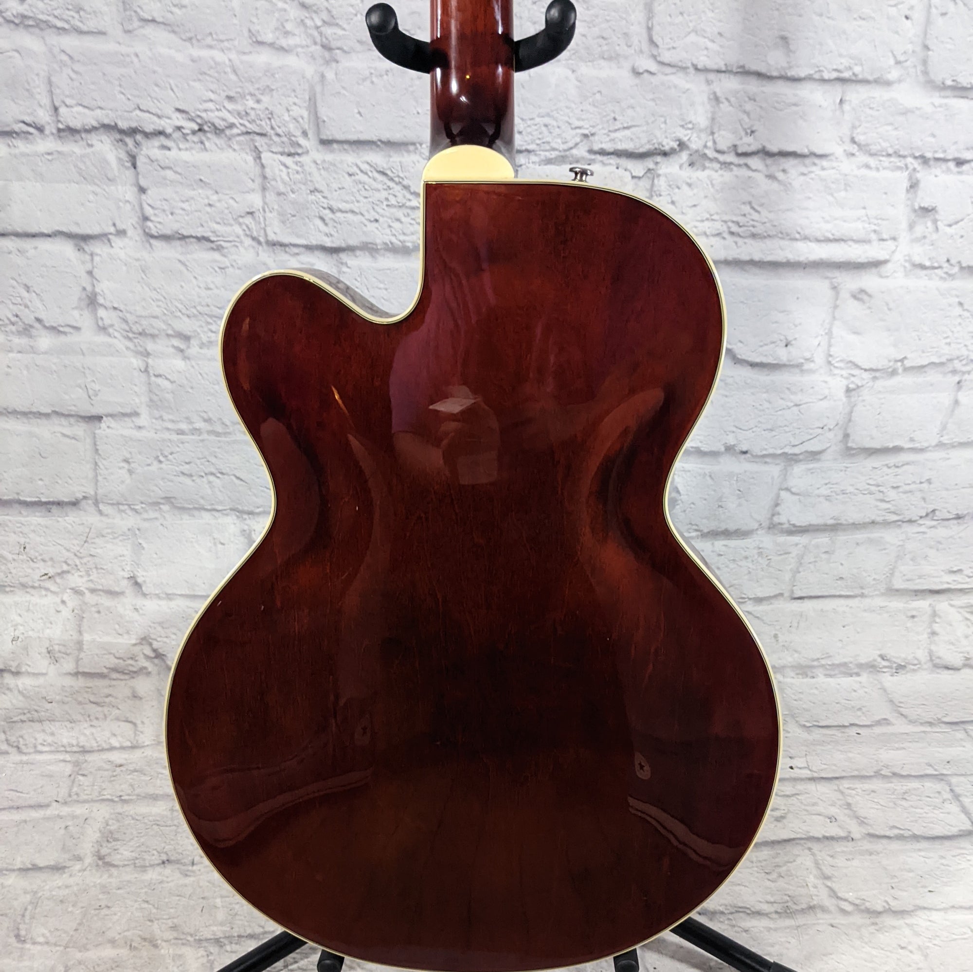 Gretsch G2420T Walnut Streamliner Guitar