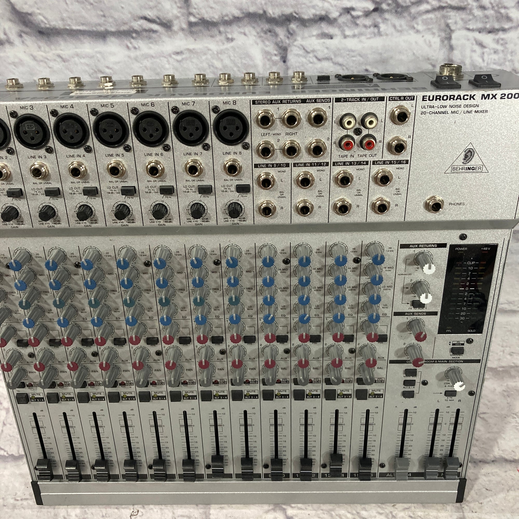 Behringer MX2004A 20 Channel Mixer