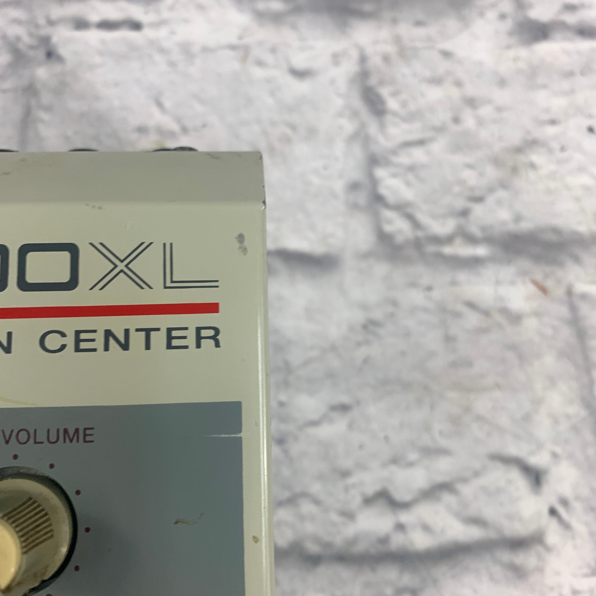 Akai MPC 2000 XL Production Center  with 8 outputs