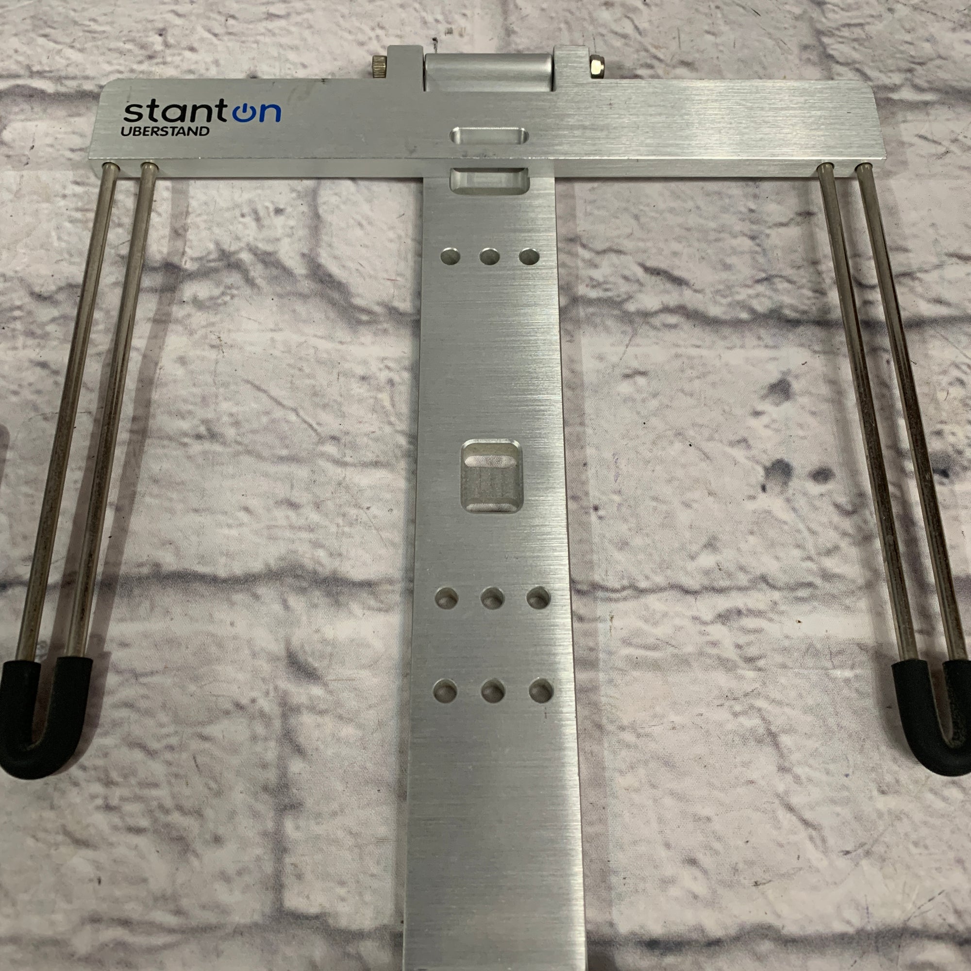 stanton UBERSTAND パソコンスタンド　ケース付 Amazon.co.jp: STANTON UBERSTAND GOLD LAPTOP STAND : 文房具