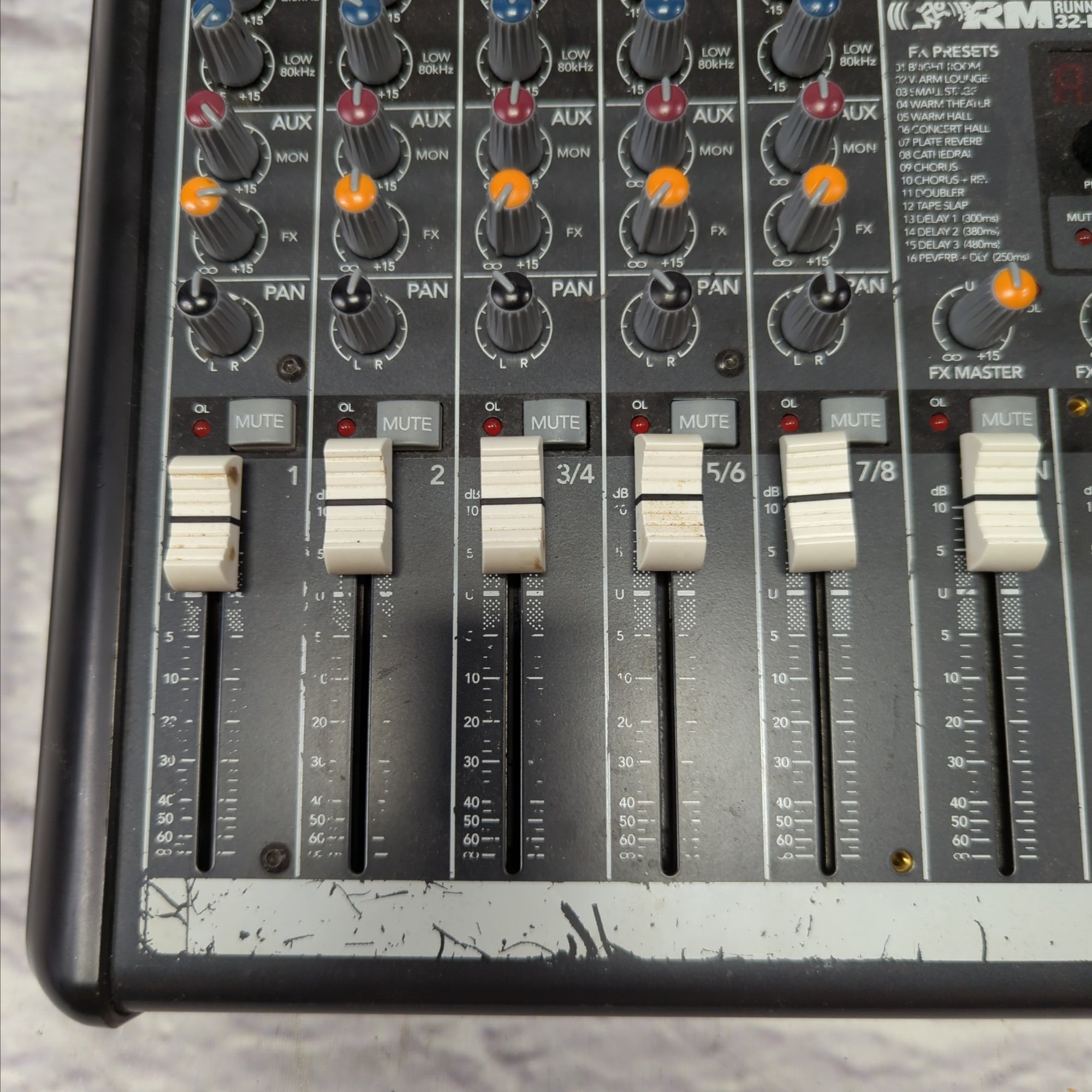Mackie ProFX 8 Mixer with Effects