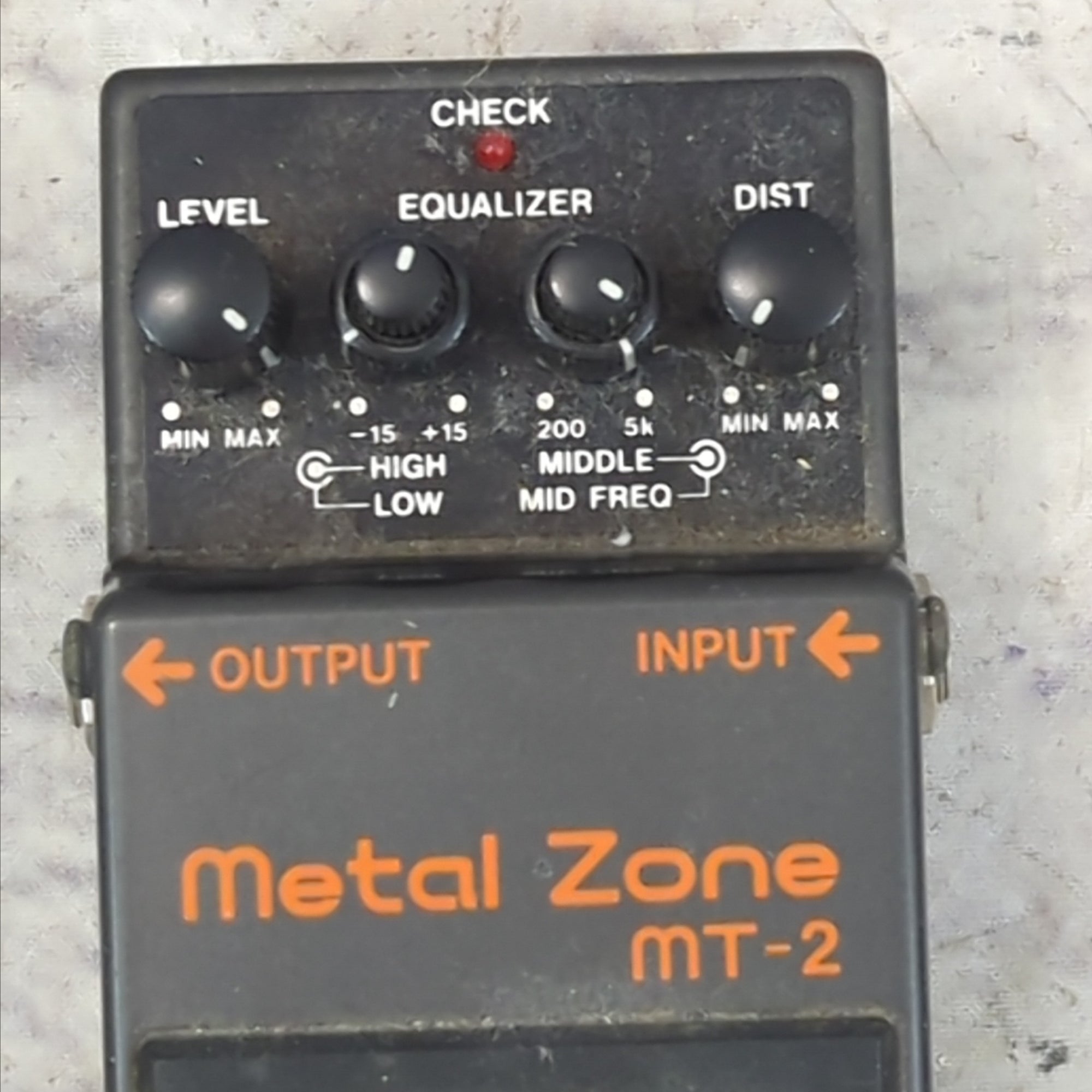 Boss Metal Zone MT-2 Distortion Pedal - Evolution Music