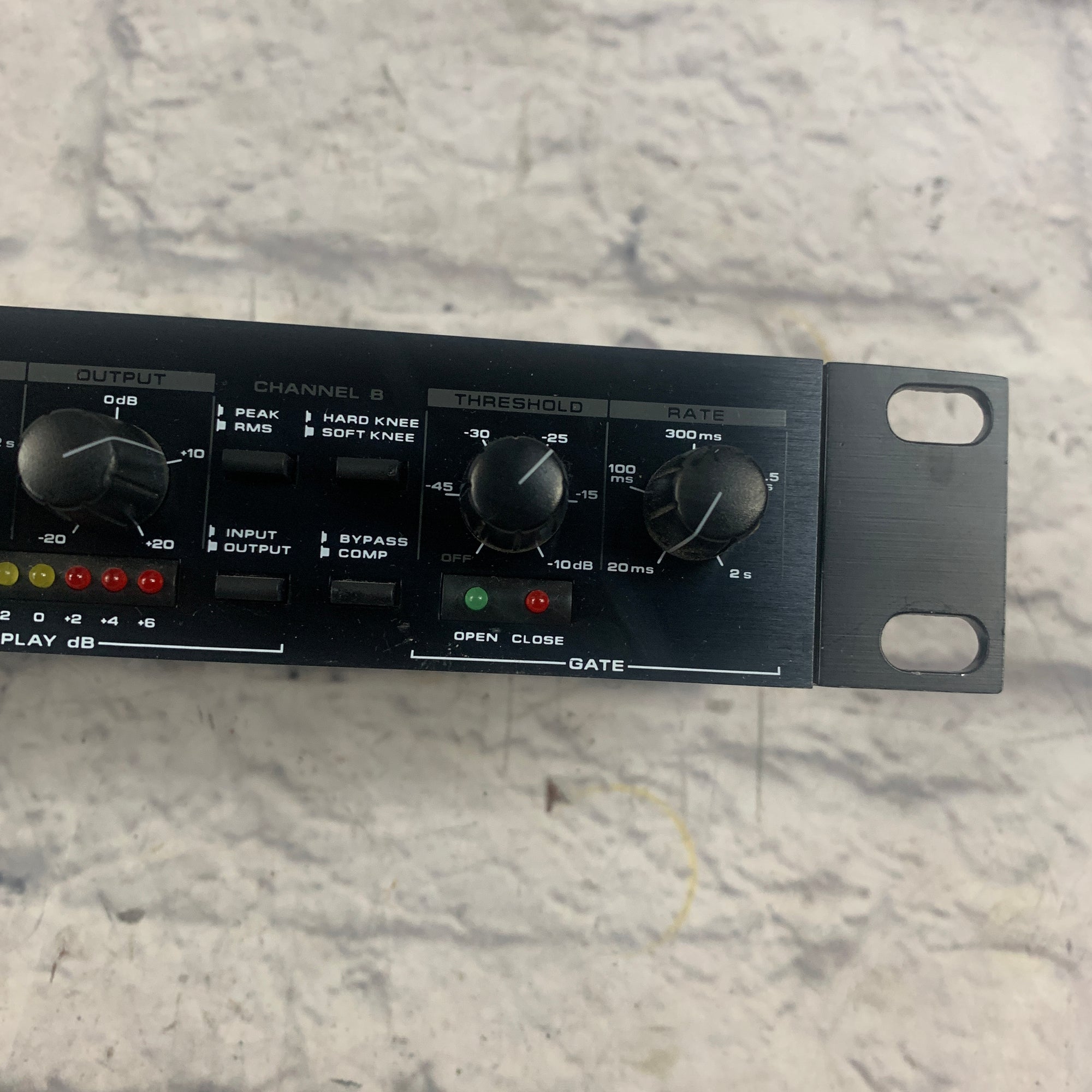 Alesis 3630 Rack Compressor