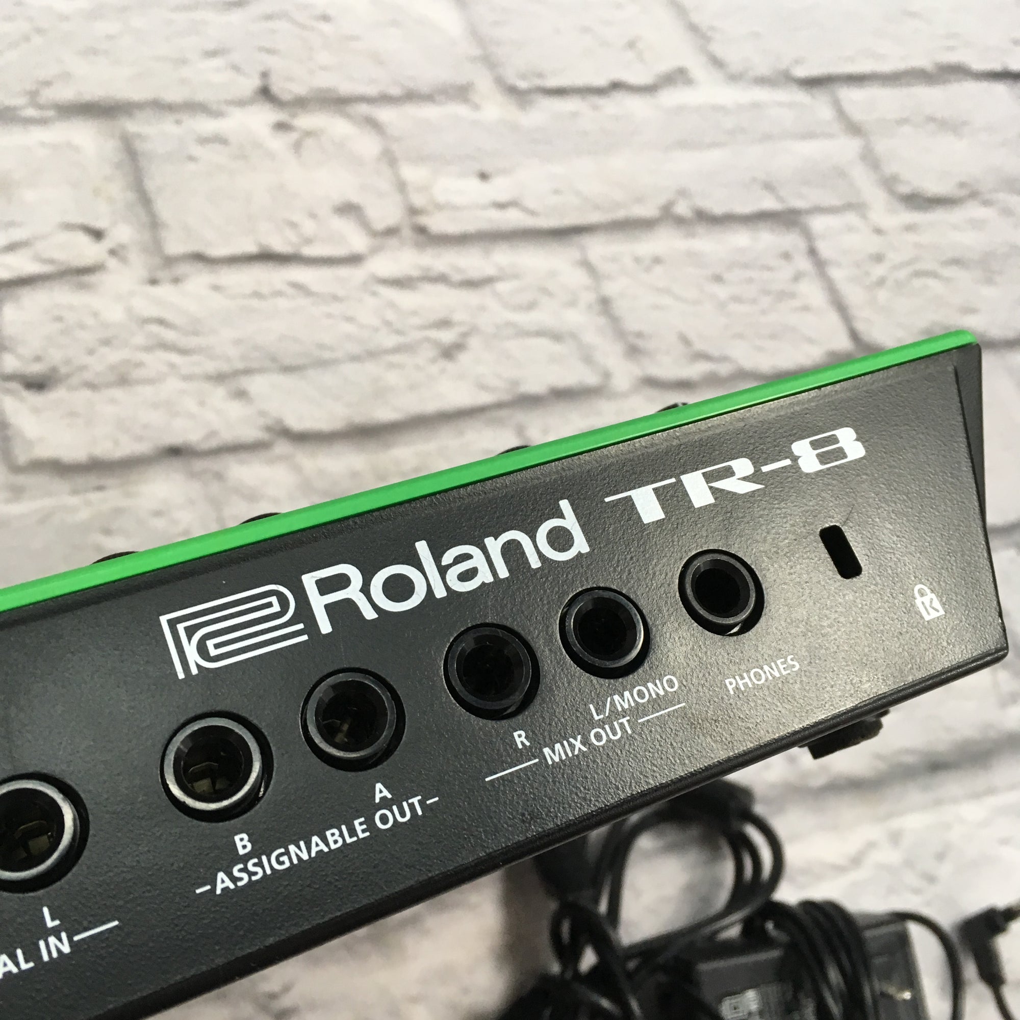 Roland AIRA TR-8 Rhythm Performer