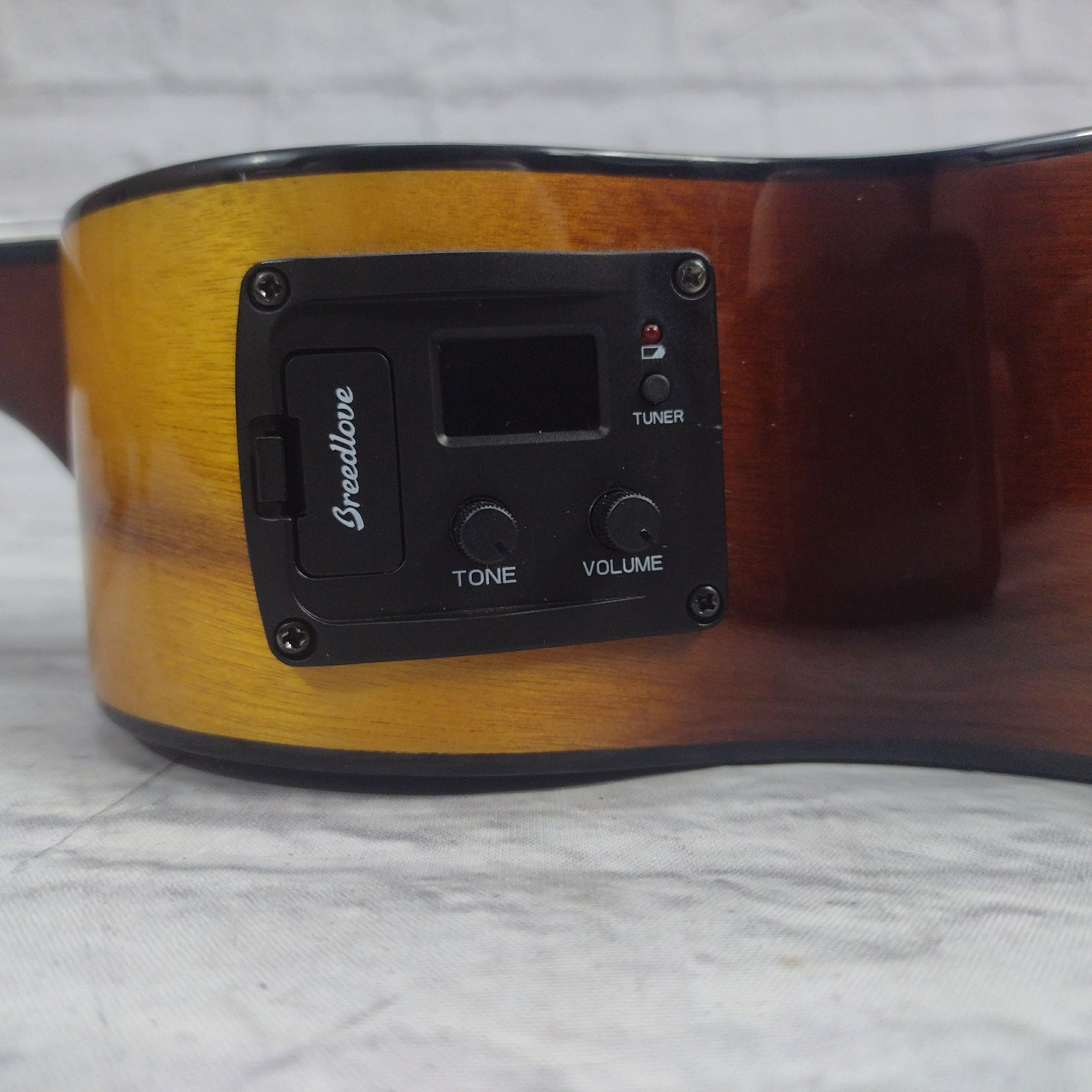 Breedlove Pursuit EX S Tenor TE CE Ukuleles