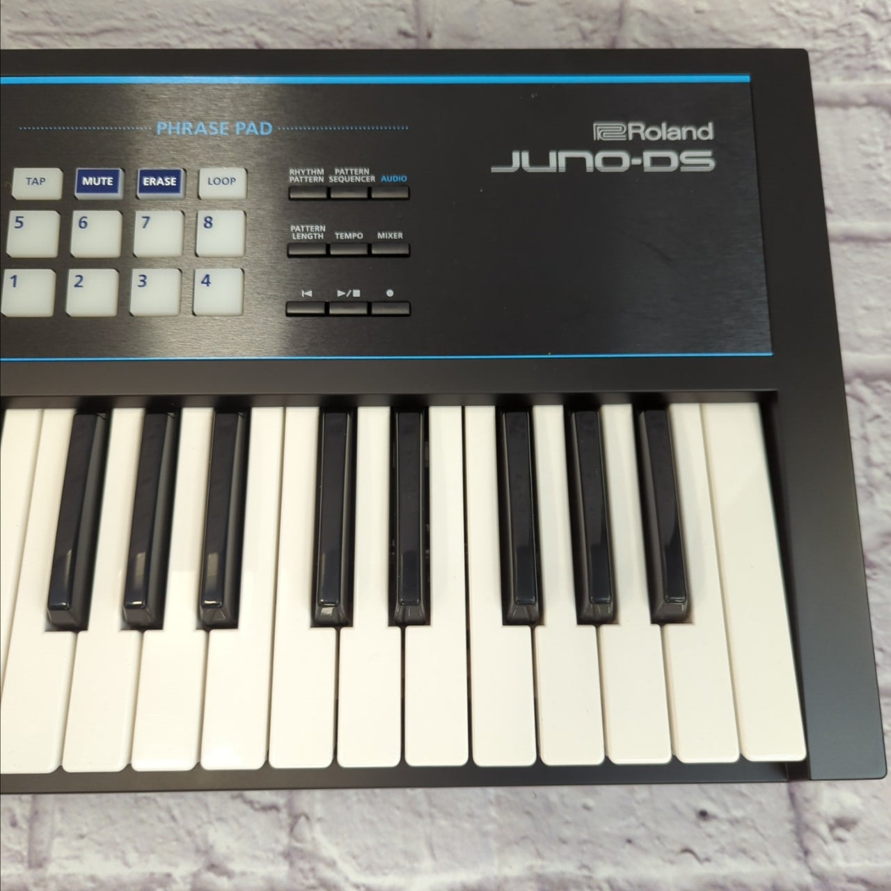 Roland Juno-DS 61-Key Synthesizer