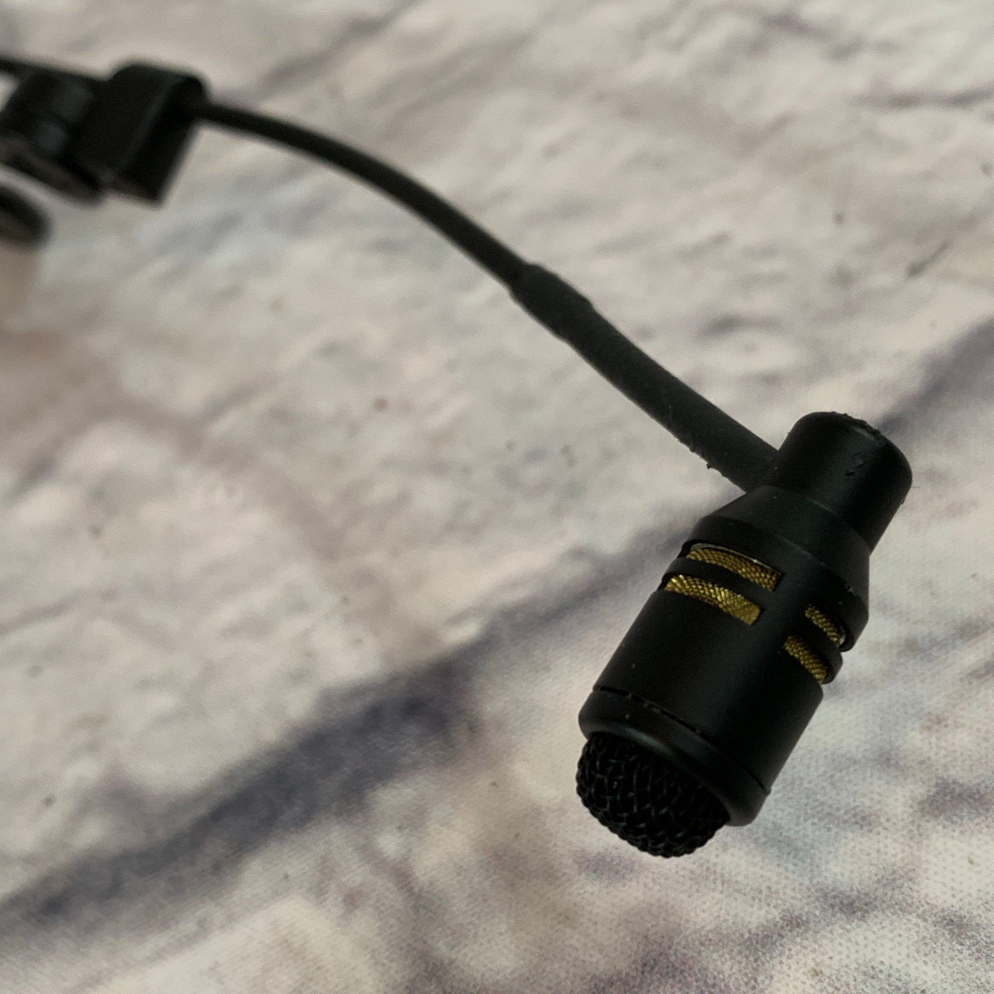 No Name Headset Mic with Case