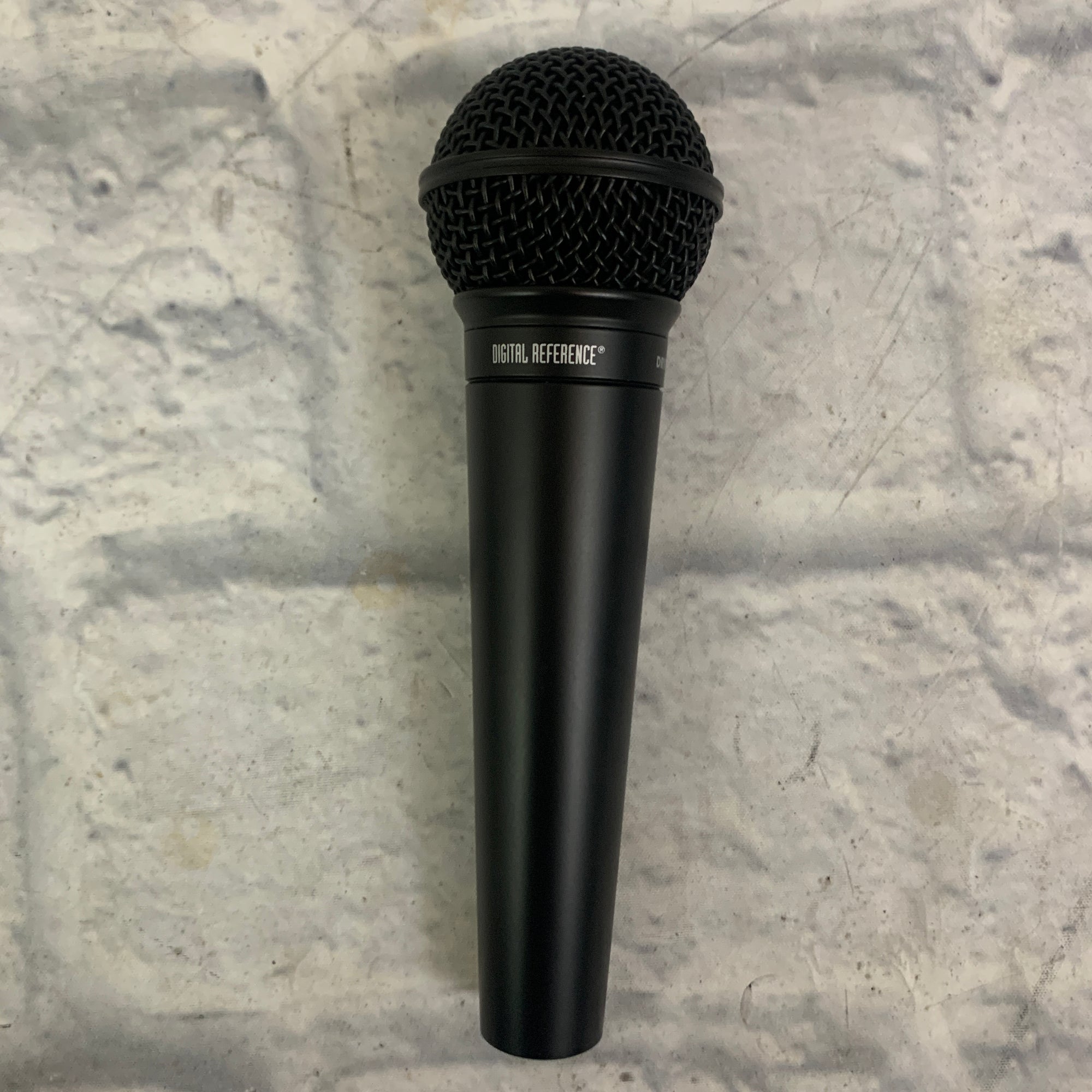 Digital Reference DRV100 Dynamic Vocal Microphone Evolution Music