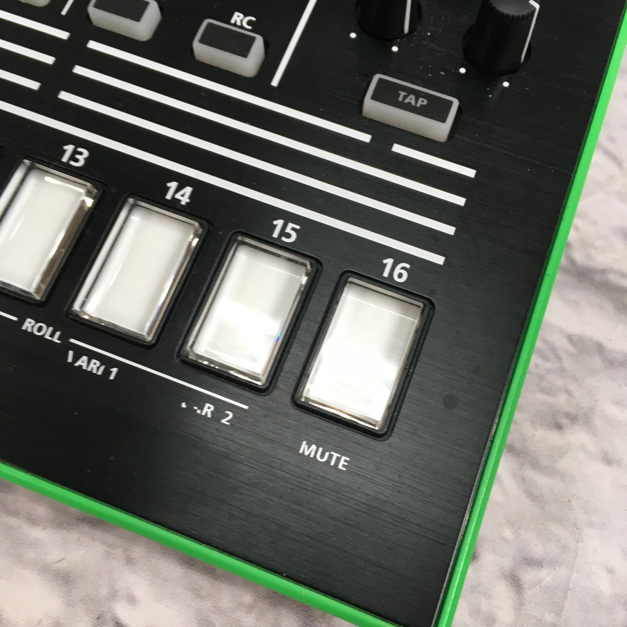Roland AIRA TR-8 Rhythm Performer