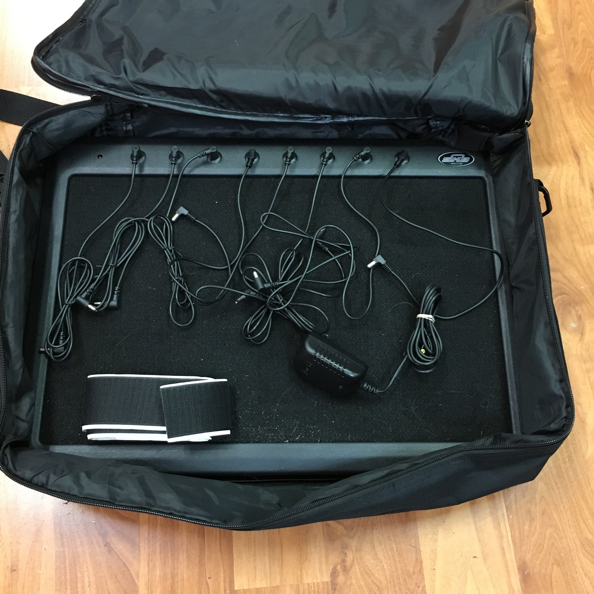 SKB Powered Pedal Board with Gig Bag