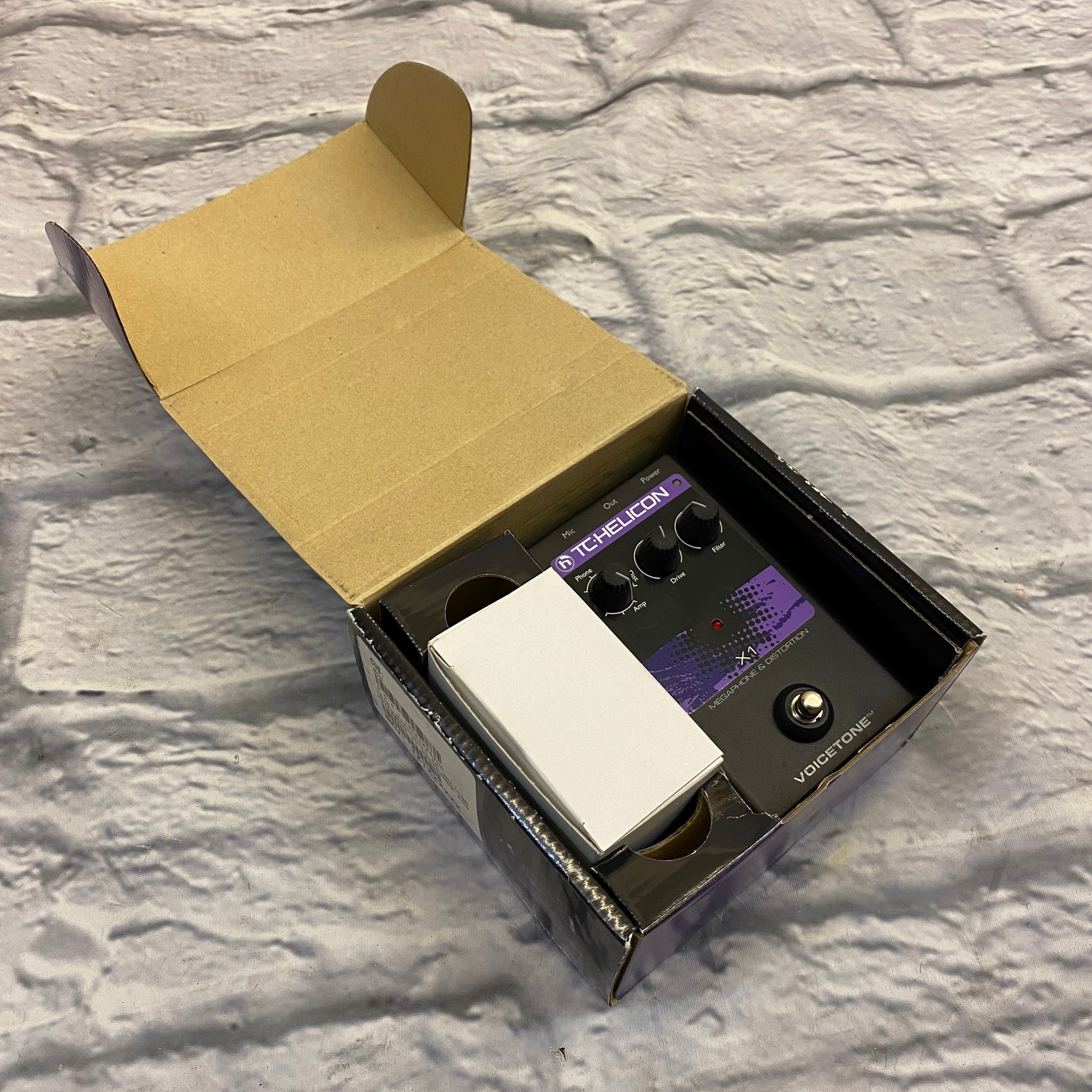 ギター Voicetone x1 Megaphone & Distortion TC Helicon VoiceTone X1 Megaphone & Distortion Vocal FX pedal