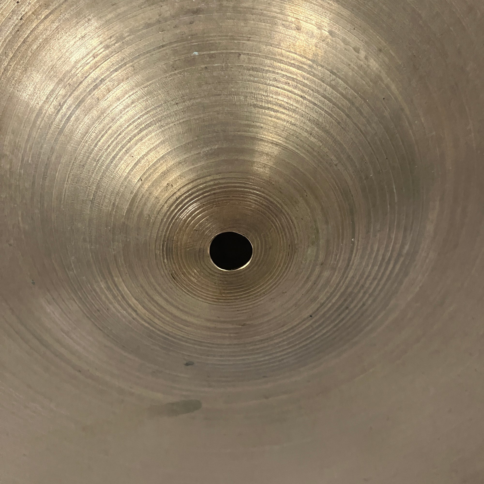 Zildjian Avedis Hollow Logo Ride Cymbal 20"