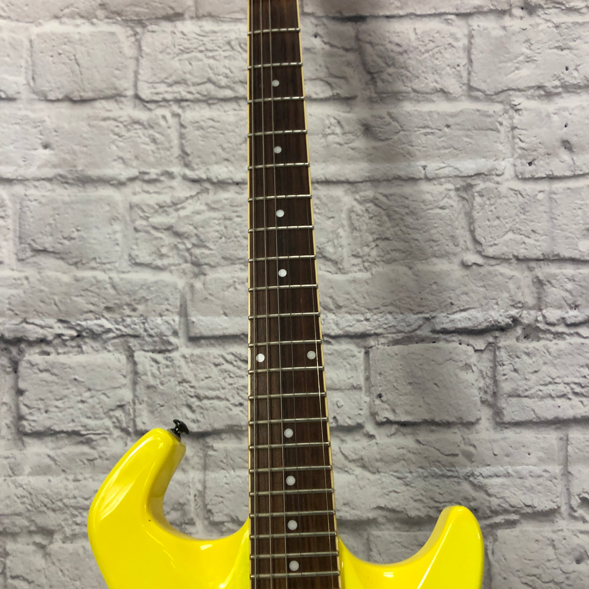 Switch Vibracell Wild 1 Yellow Electric Guitar