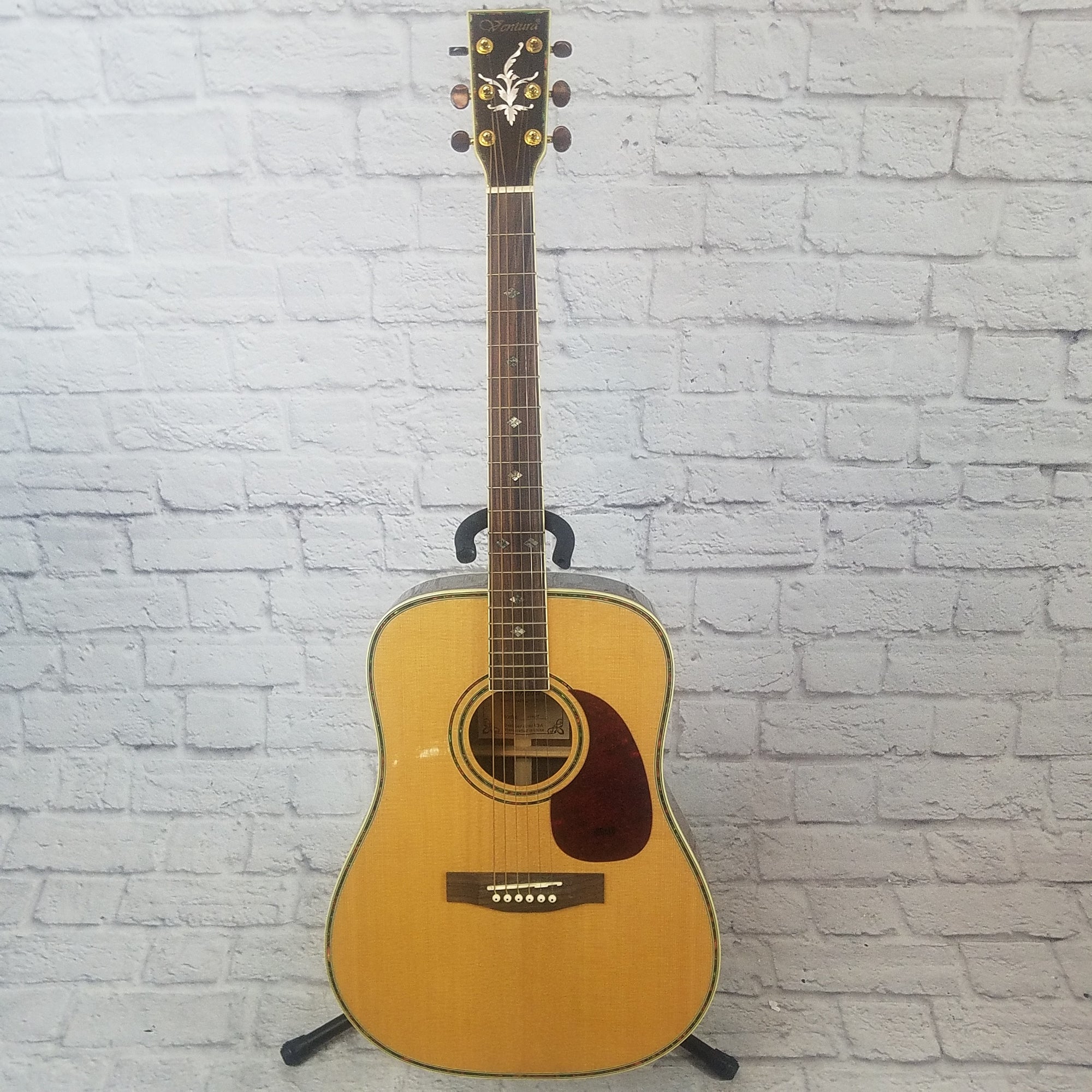Ventura V4NAT Dreadnought Acoustic Guitar