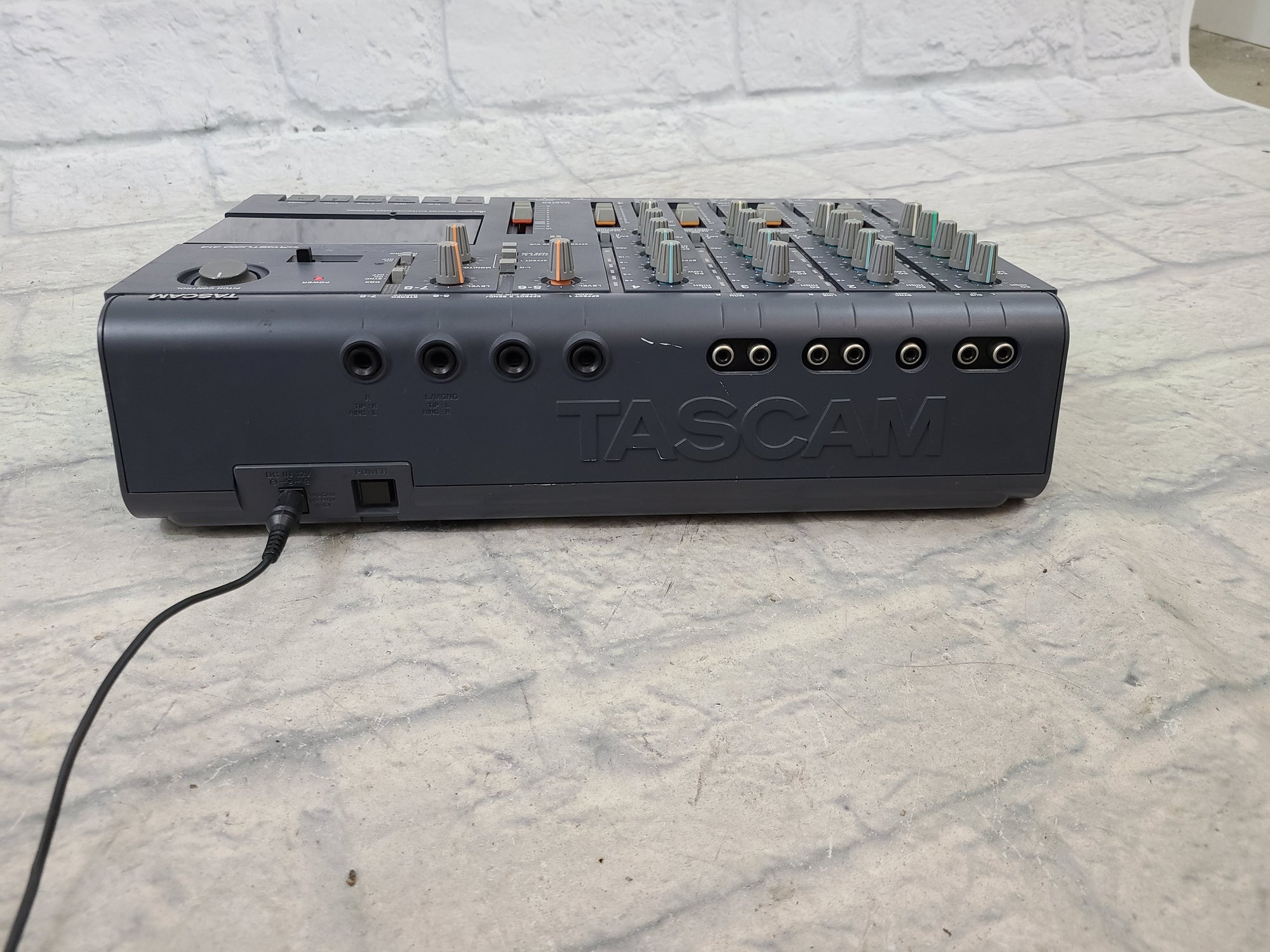 Tascam PortaStudio 414 Cassette 4-Track Recorder - Evolution Tascam PortaStudio 414 Cassette 4-Track Recorder - Evolution