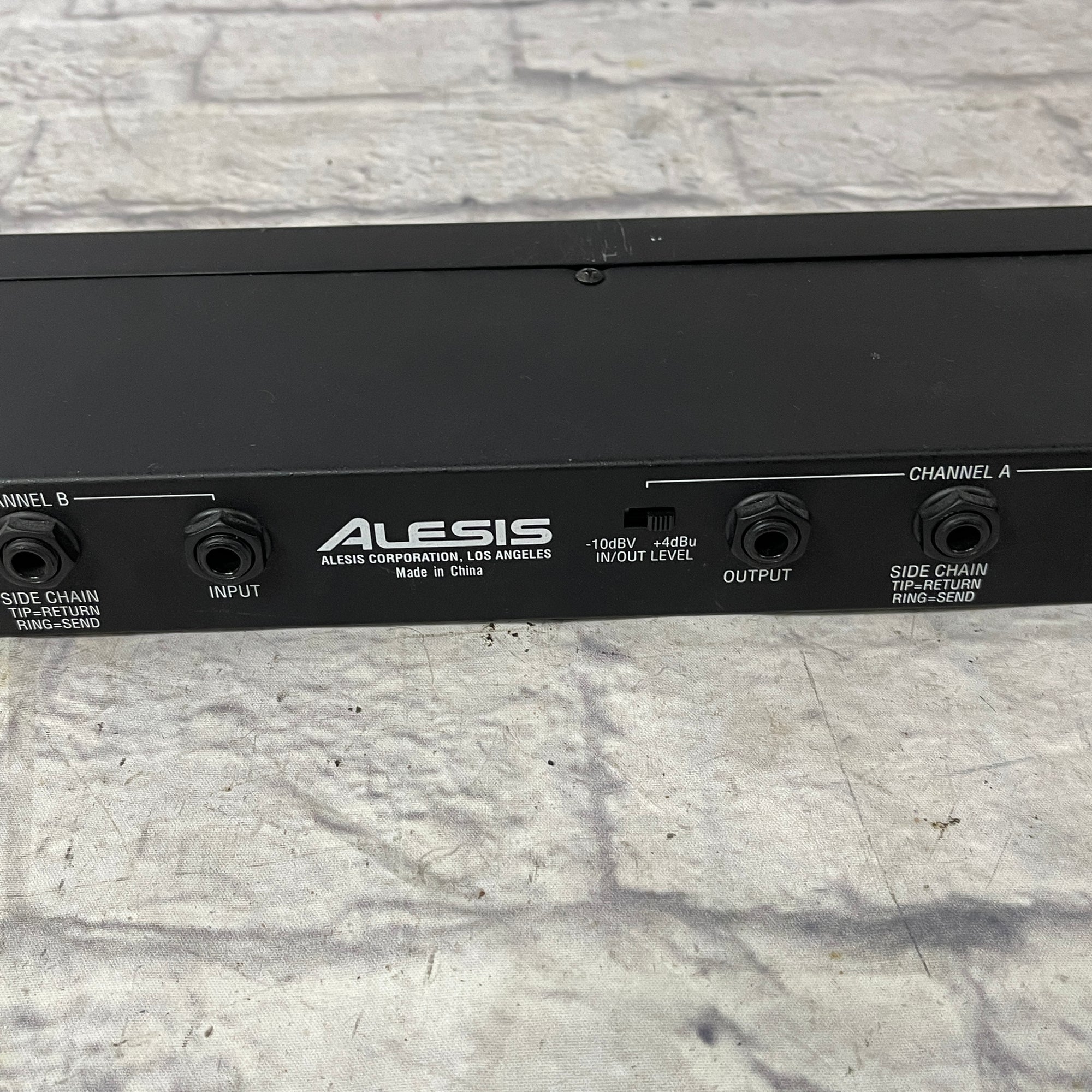 DTM・DAW ALESIS 3630 Comp/Limiter/Gate Alesis 3630 - Dual Compressor/Limiter With Gate | Long & McQuade