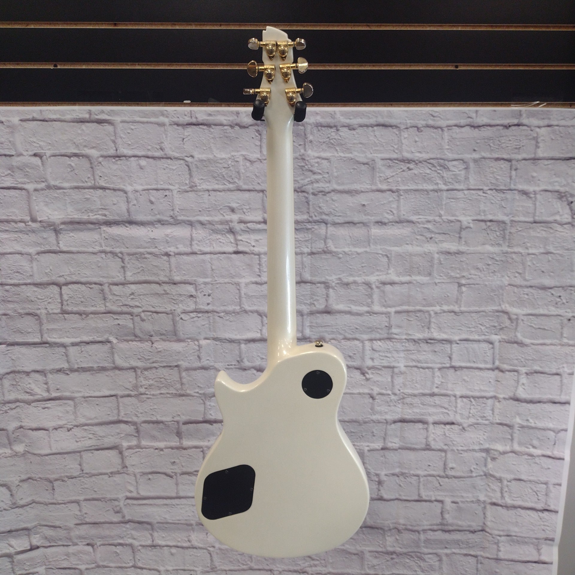 Switch Vibracelll Signature Oscar-IV White Electric Guitar