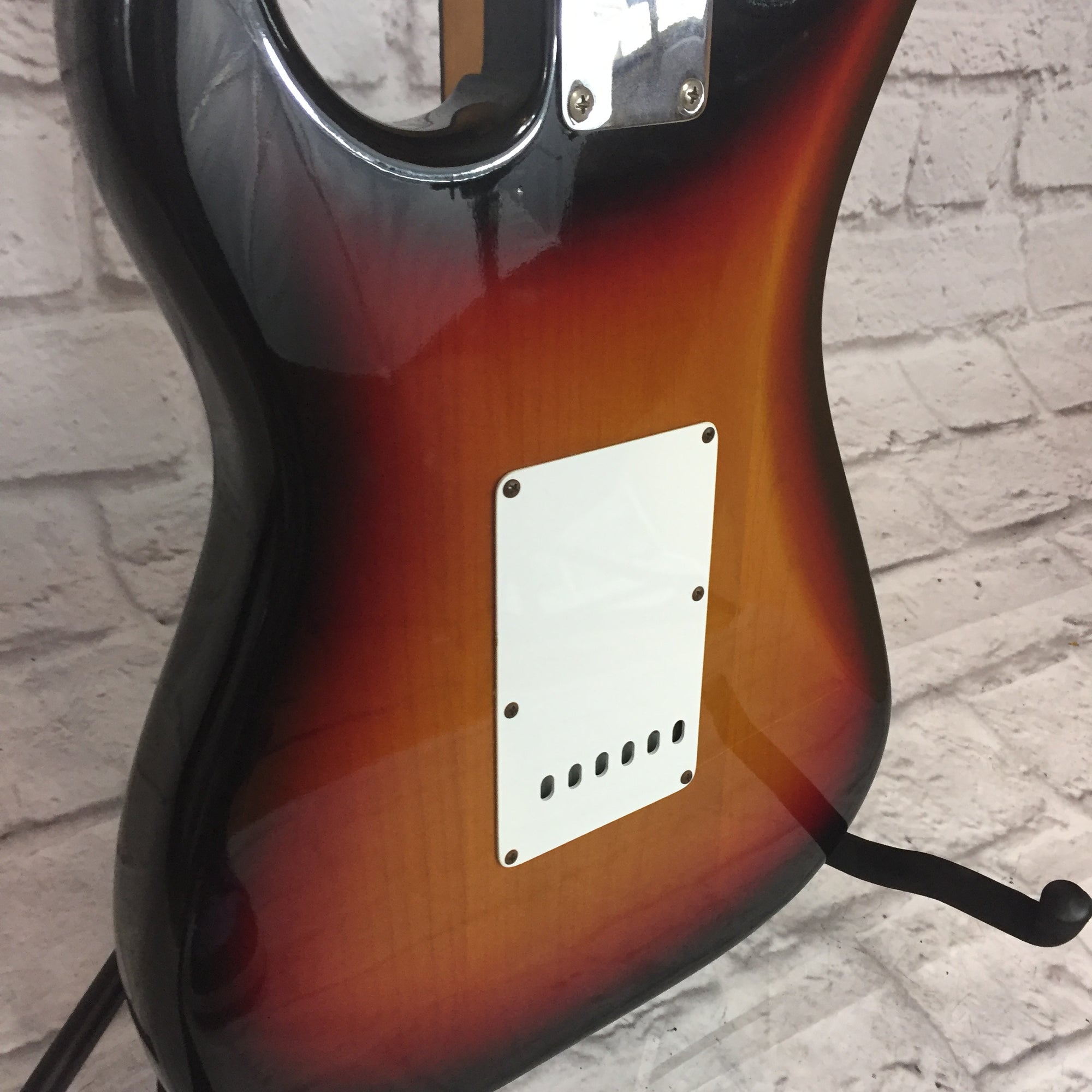 Fender 1983 62' Reissue Stratocaster 3 Tone Sunburst with Tweed Case