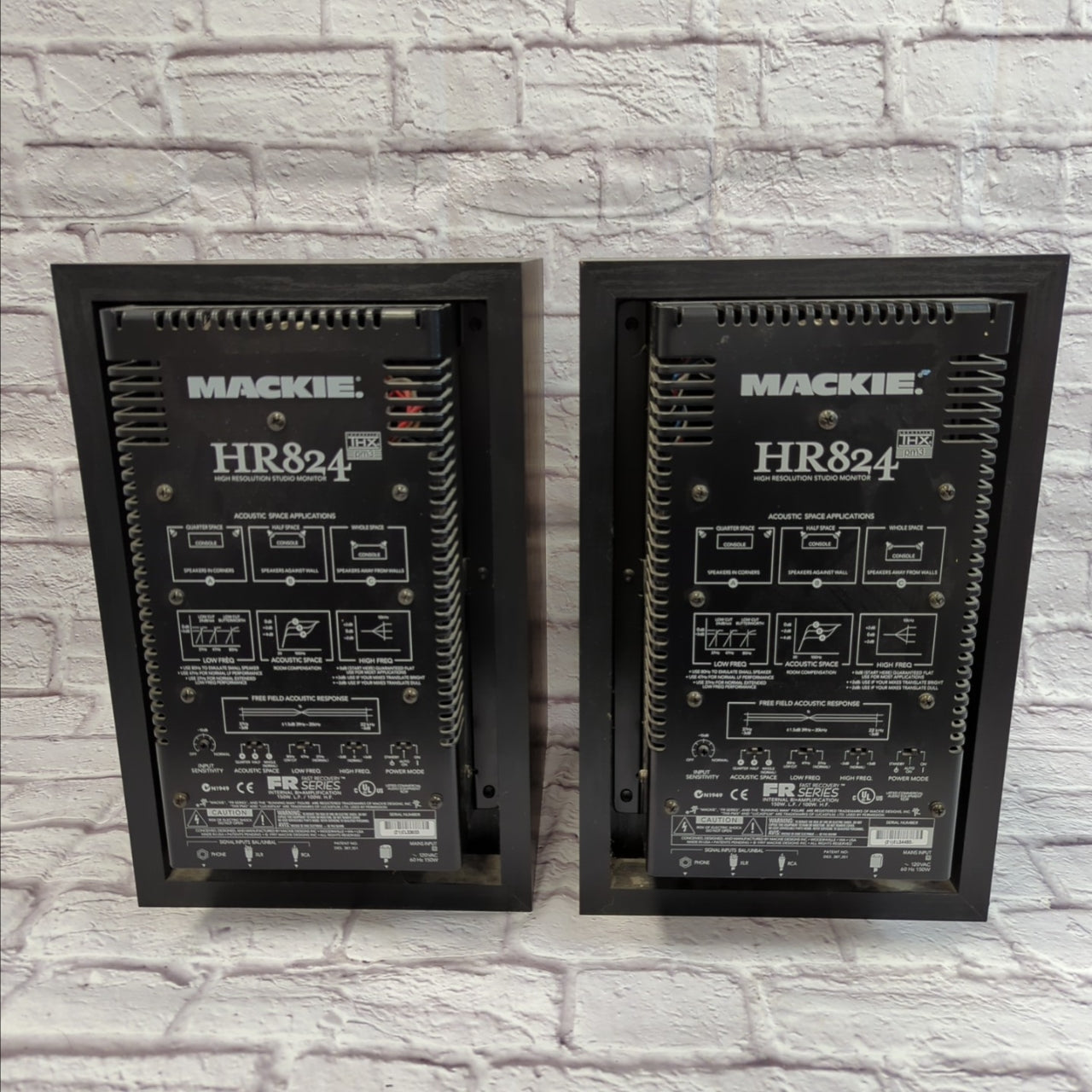 Mackie HR824 Active Studio Monitor Pair