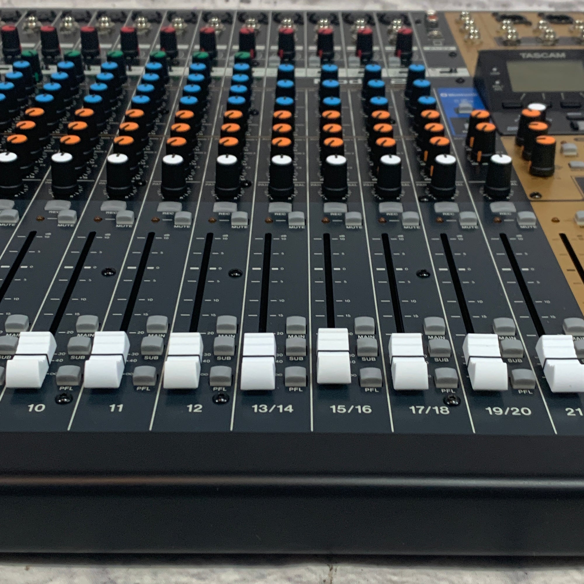 Tascam Model 24 Mixer/Interface/Recorder