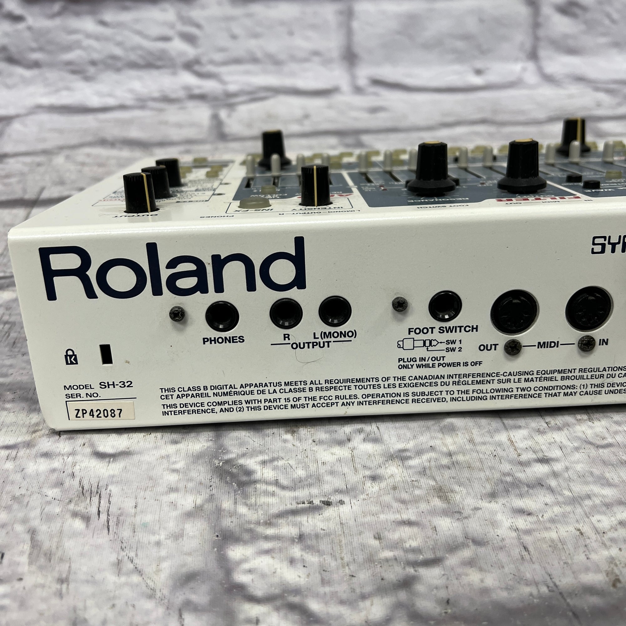 Roland SH-32 Synth - Evolution Music