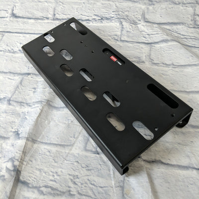 Voodoo Lab Dingbat Small with built in 2 Plus power supply