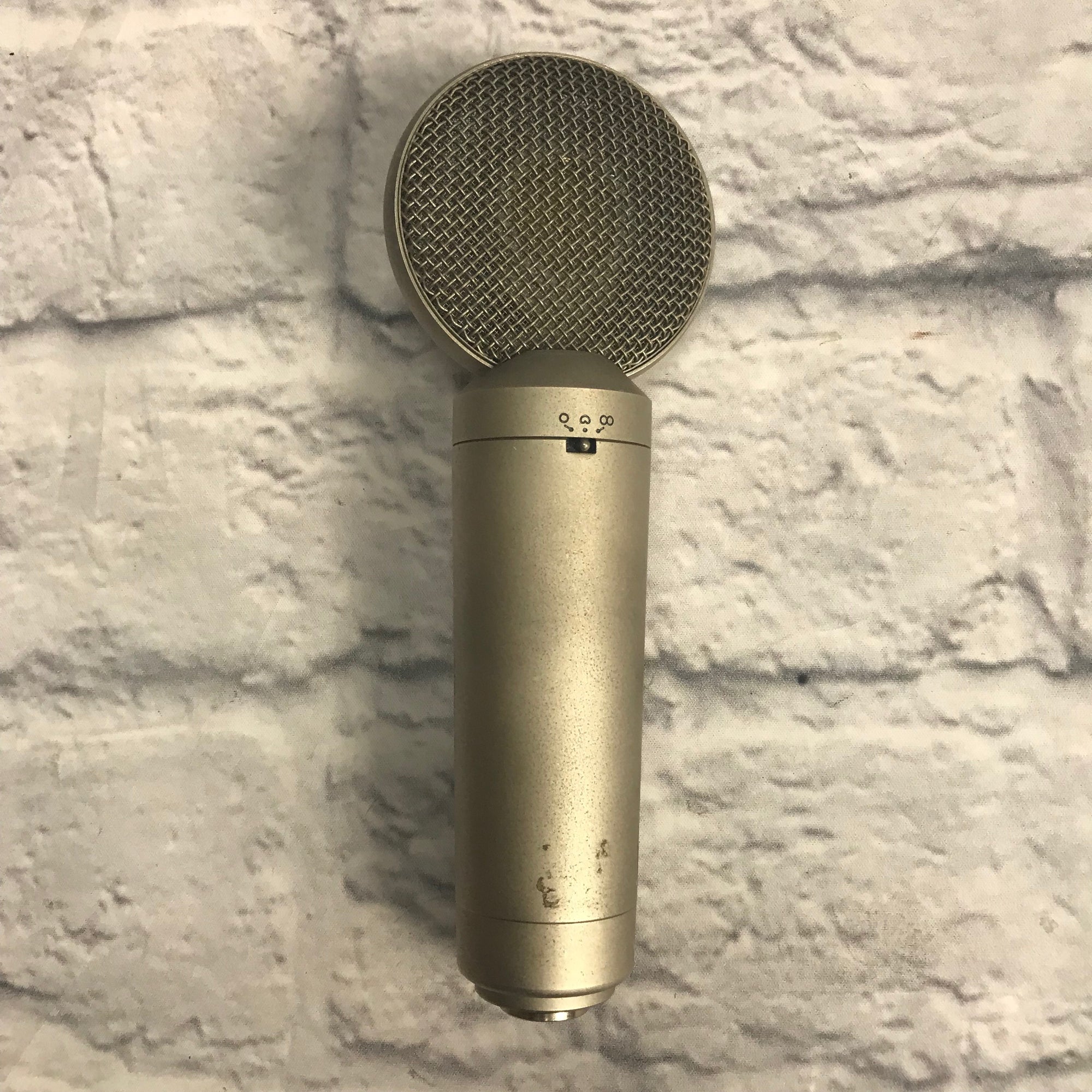 M-Audio Solaris Large Diaphragm Condenser Microphone - Evolution Music