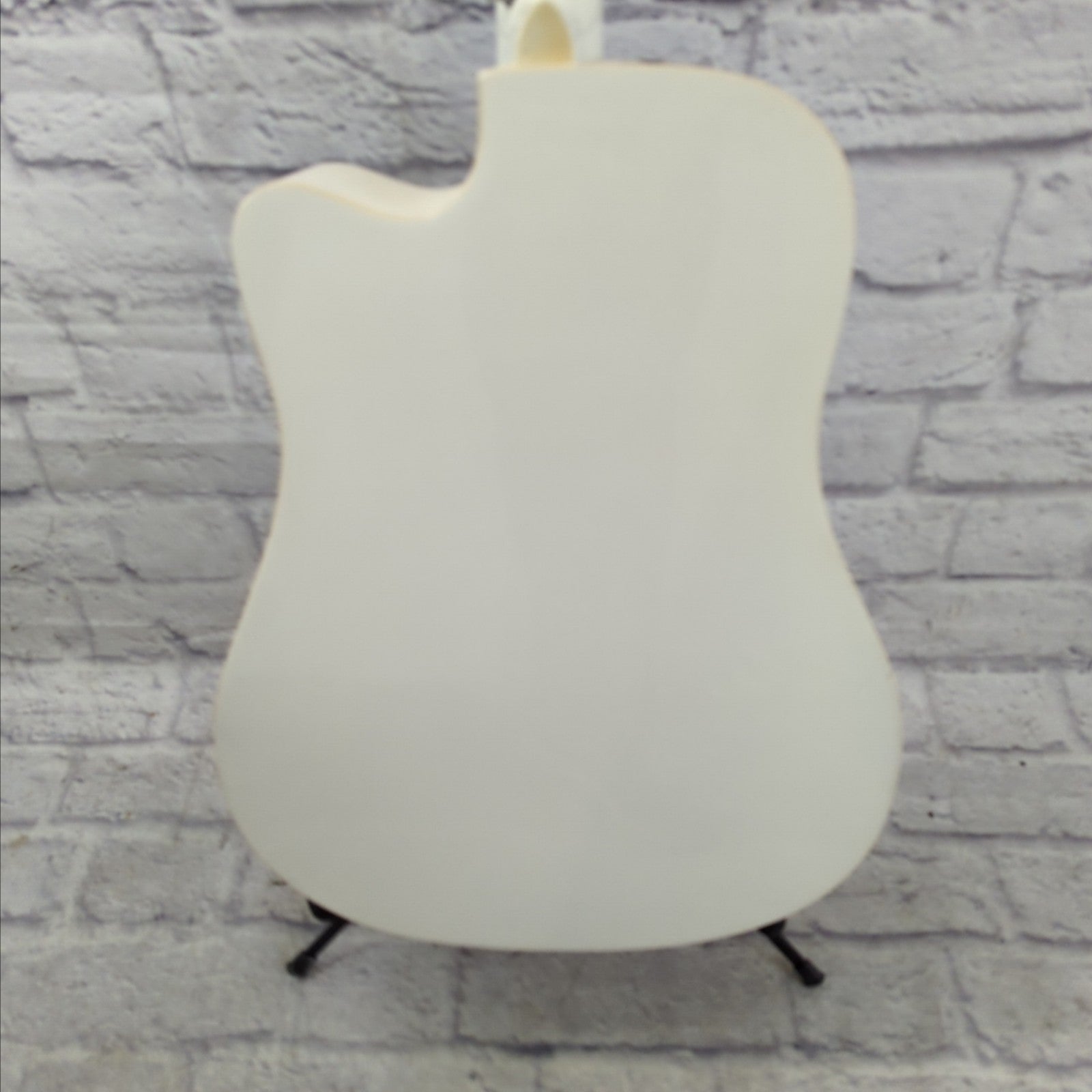 Glen Burton GA204CE-WH Spruce Top Cutaway Mahogany Neck 6-String Acoustic Electric Guitar - White