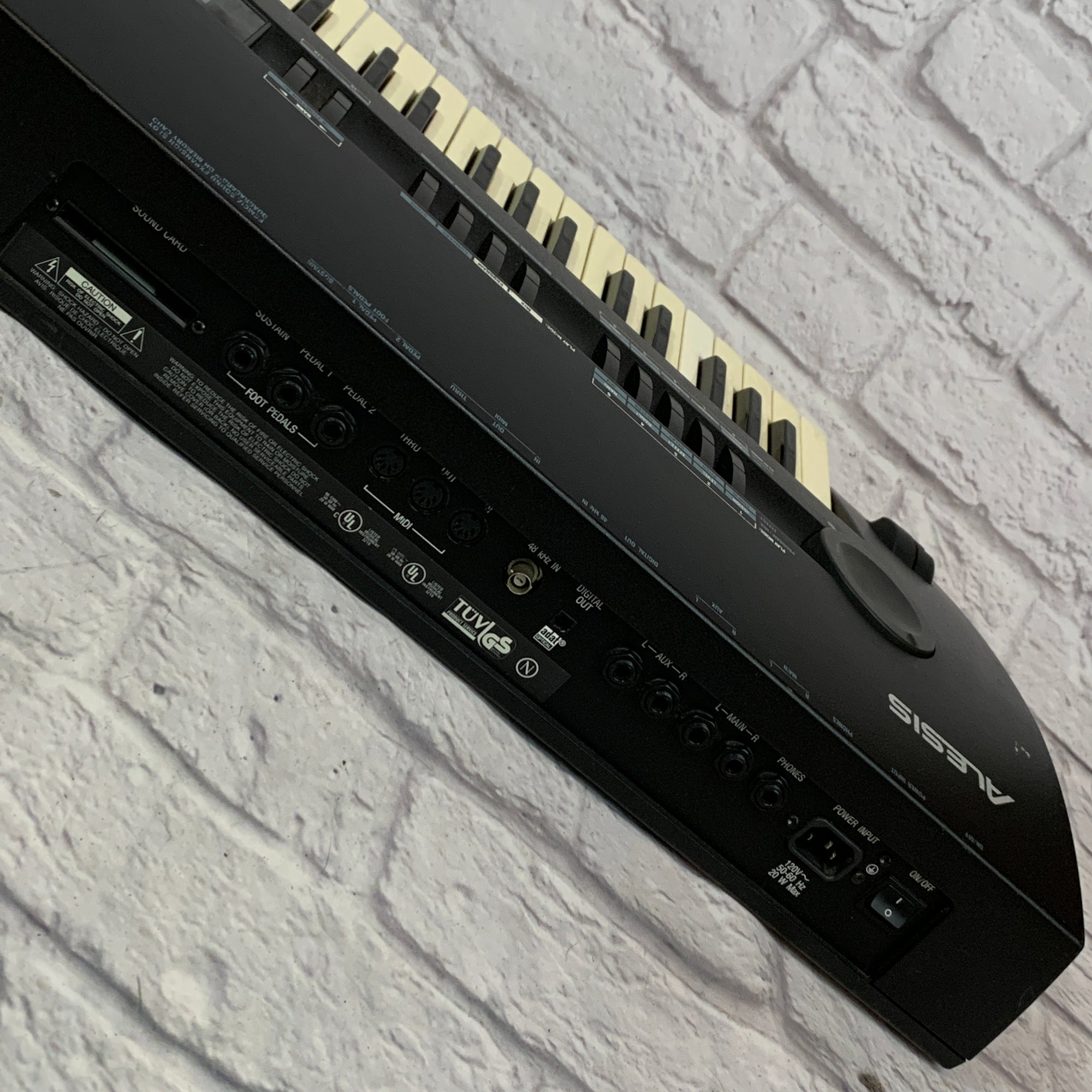 Alesis QuadraSynth Plus Piano Synthesizer