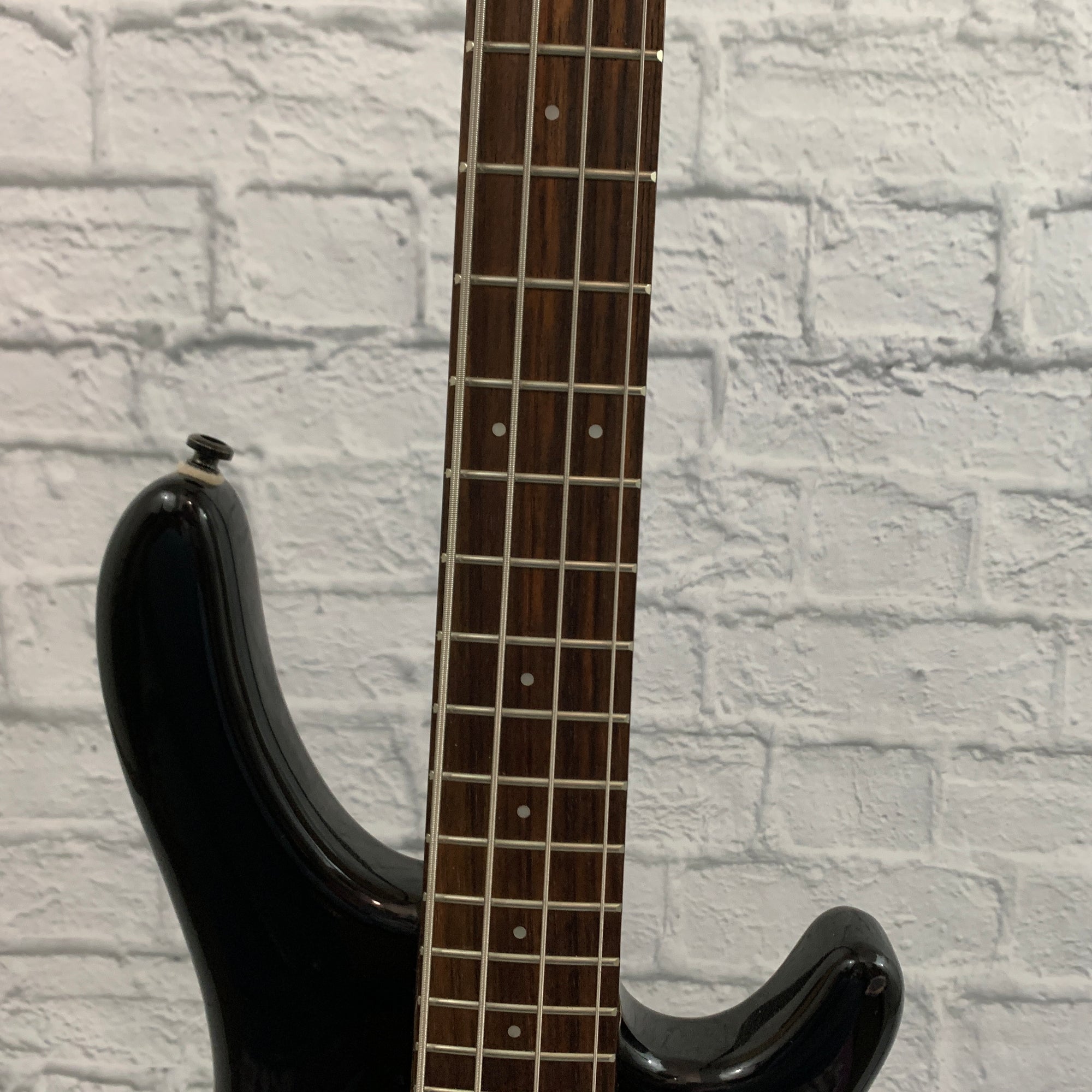 Hartke SB-15 4-String Electric Bass - Black