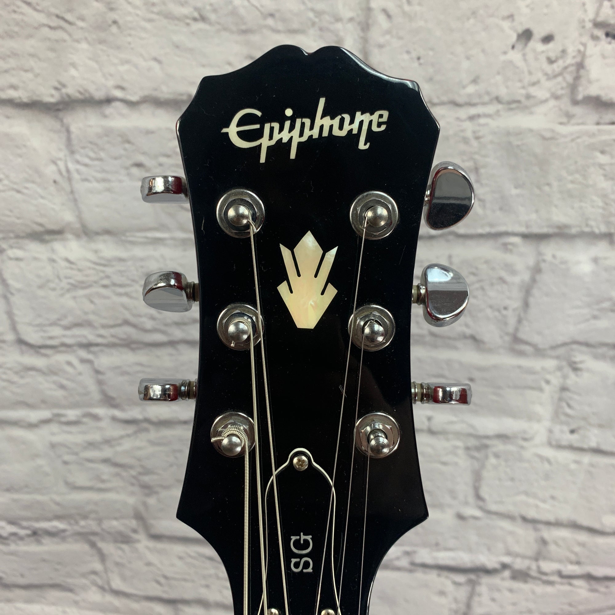 Epiphone G400 SG with SKB Case