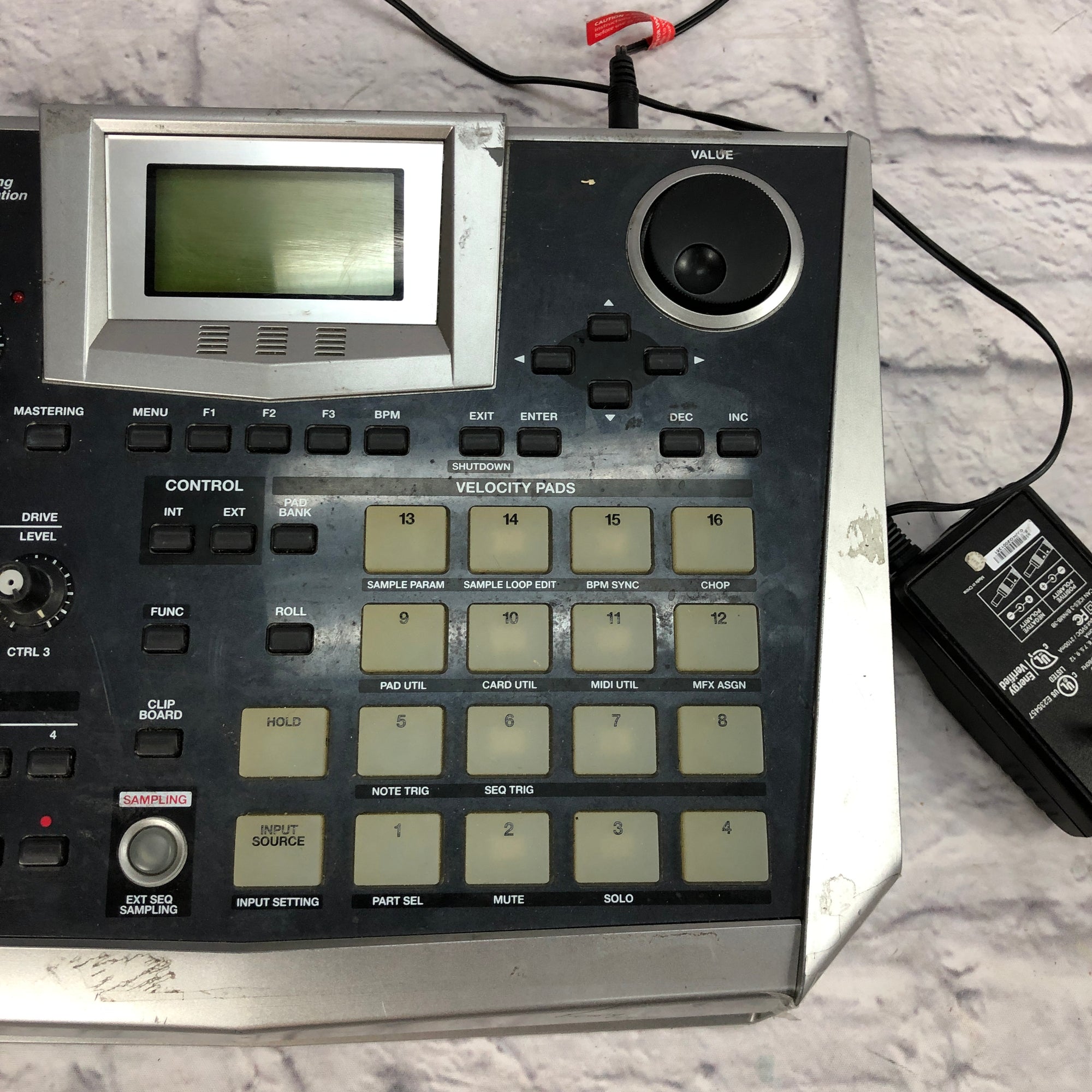 Roland SP-606 Sampling Workstation with Power Supply - Evolution Music