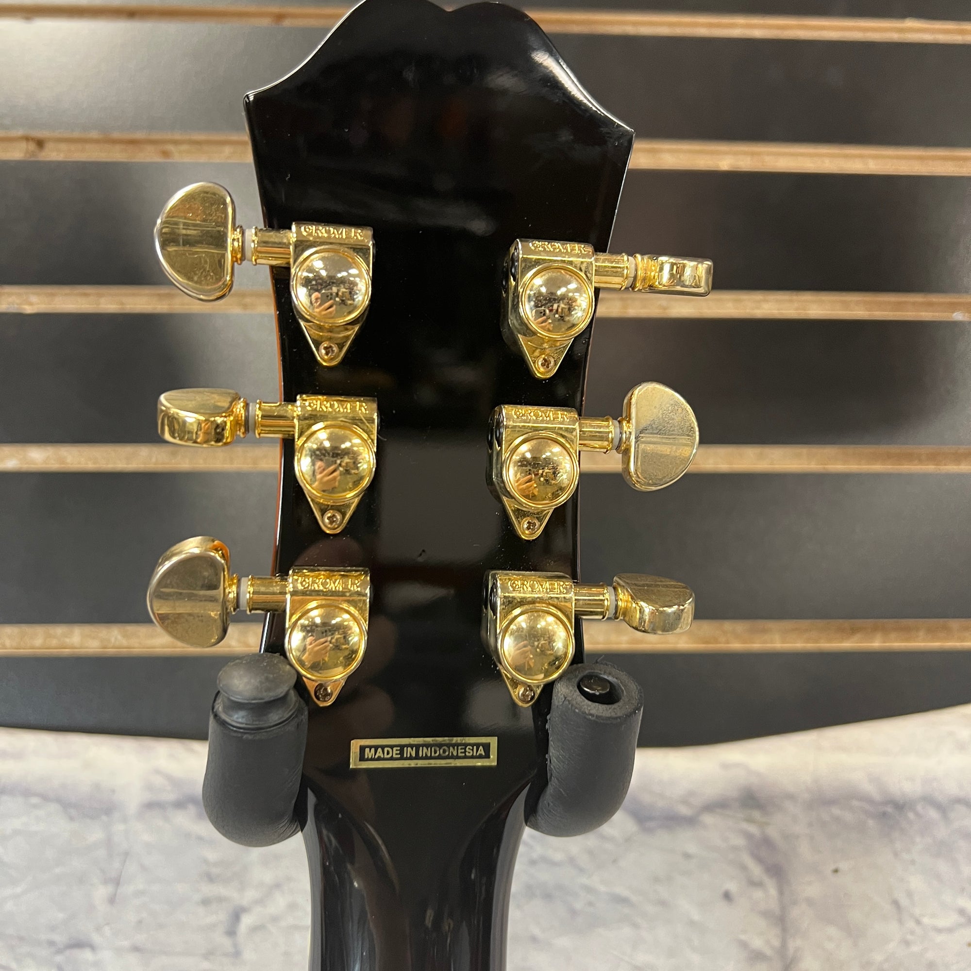 Epiphone EJ200 Vintage Sunburst Jumbo Acoustic Guitar