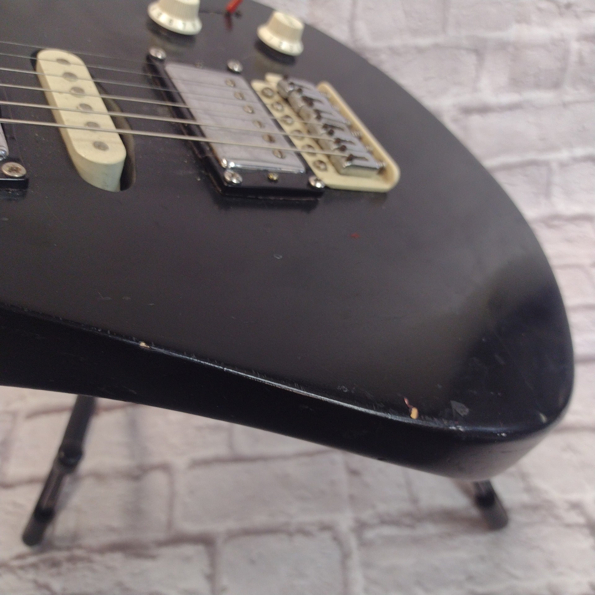 Unknown Teardrop Electric Guitar with Lyon Neck