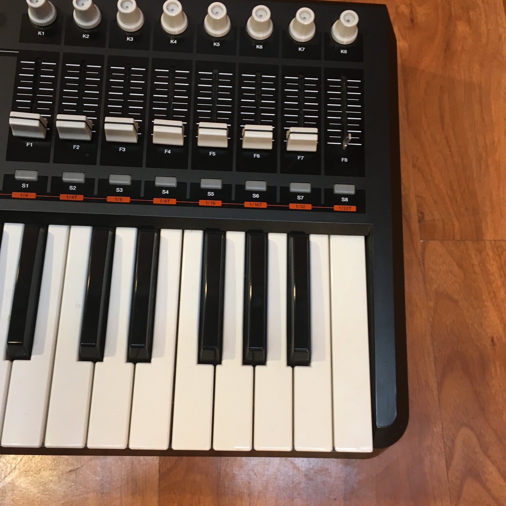 ** Akai MPK49 Performance Controller with MPC Drum Pads
