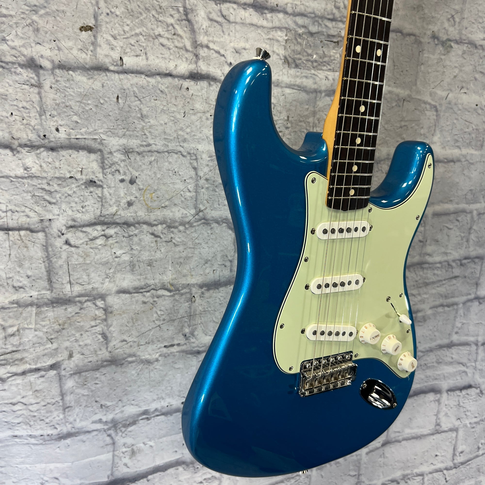 Fender Vintera II 60's Stratocaster Lake Placid Blue Electric Guitar