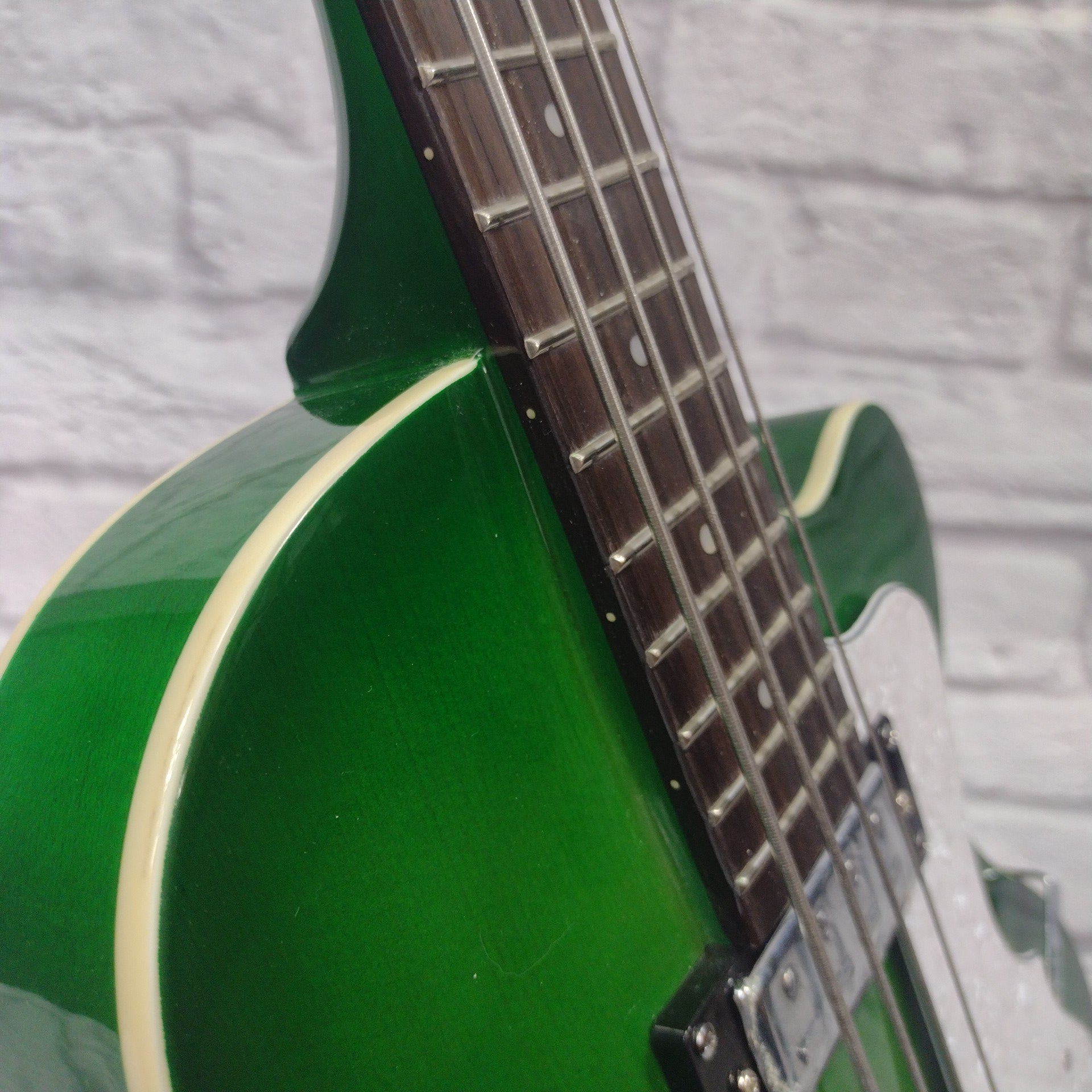 Hofner HI-CB-PE-GR 4 String Club Bass Guitar - Green
