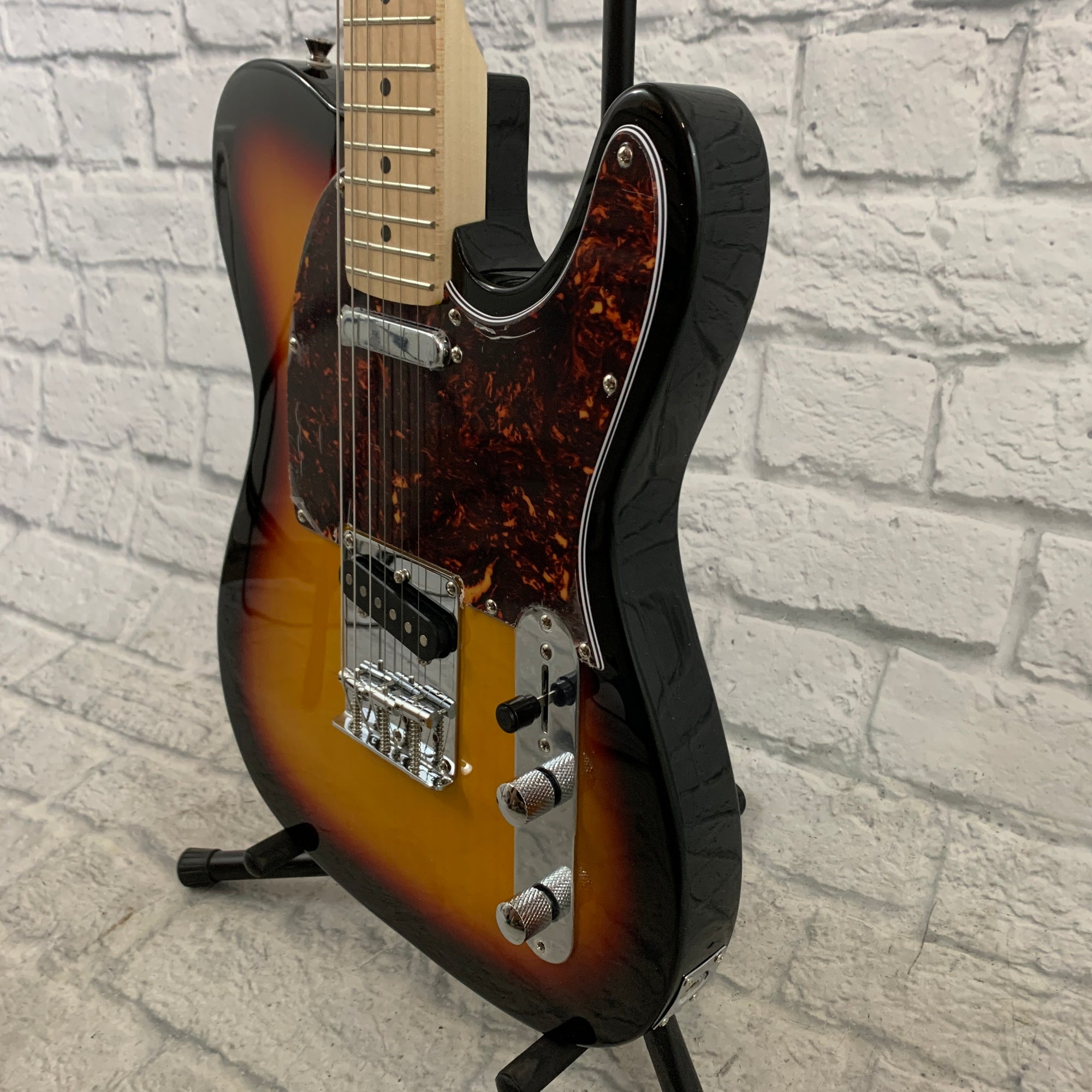 Nashville Guitar Works 125 Single Cutaway - Sunburst, Maple Fretboard