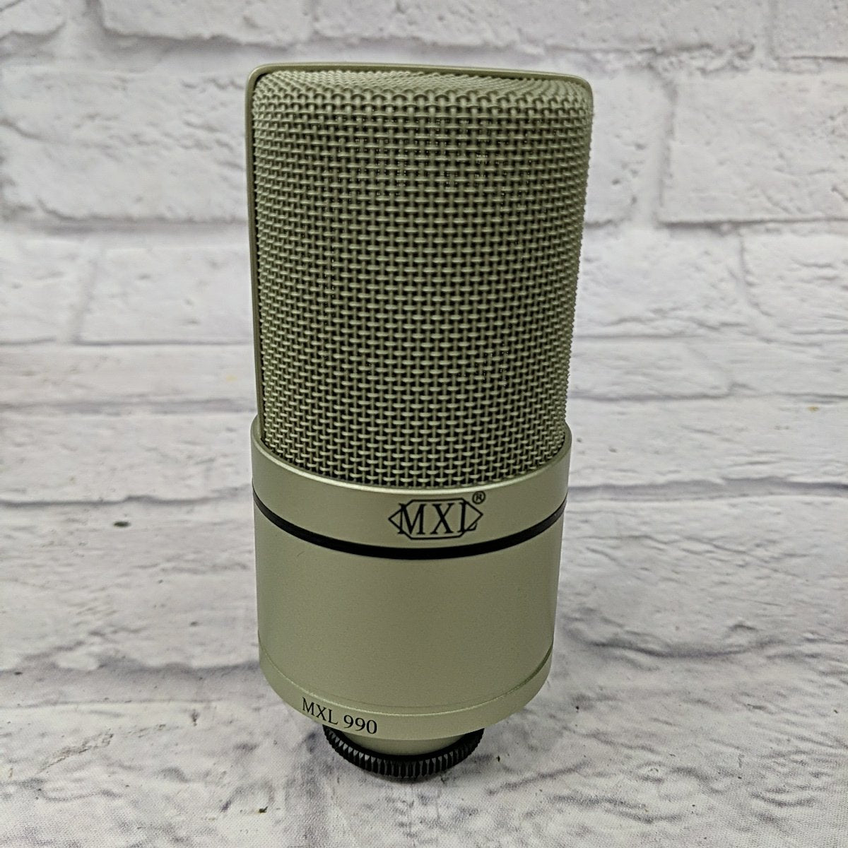 MXL 990 Condenser Microphone w/ case & shockmount