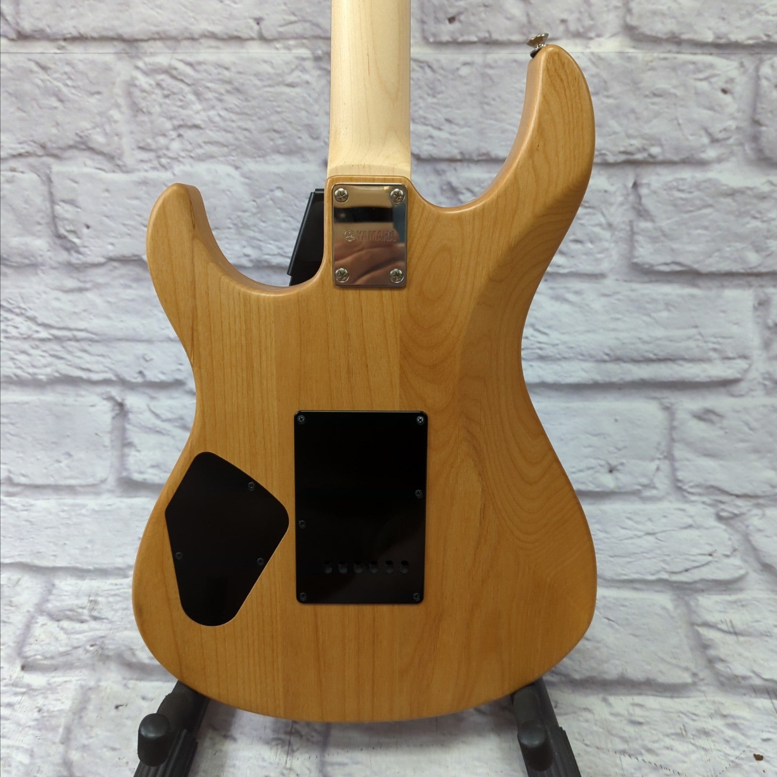 Yamaha Pacifica PAC612VIIX Solid Body Electric Rosewood Fingerboard Natural Satin