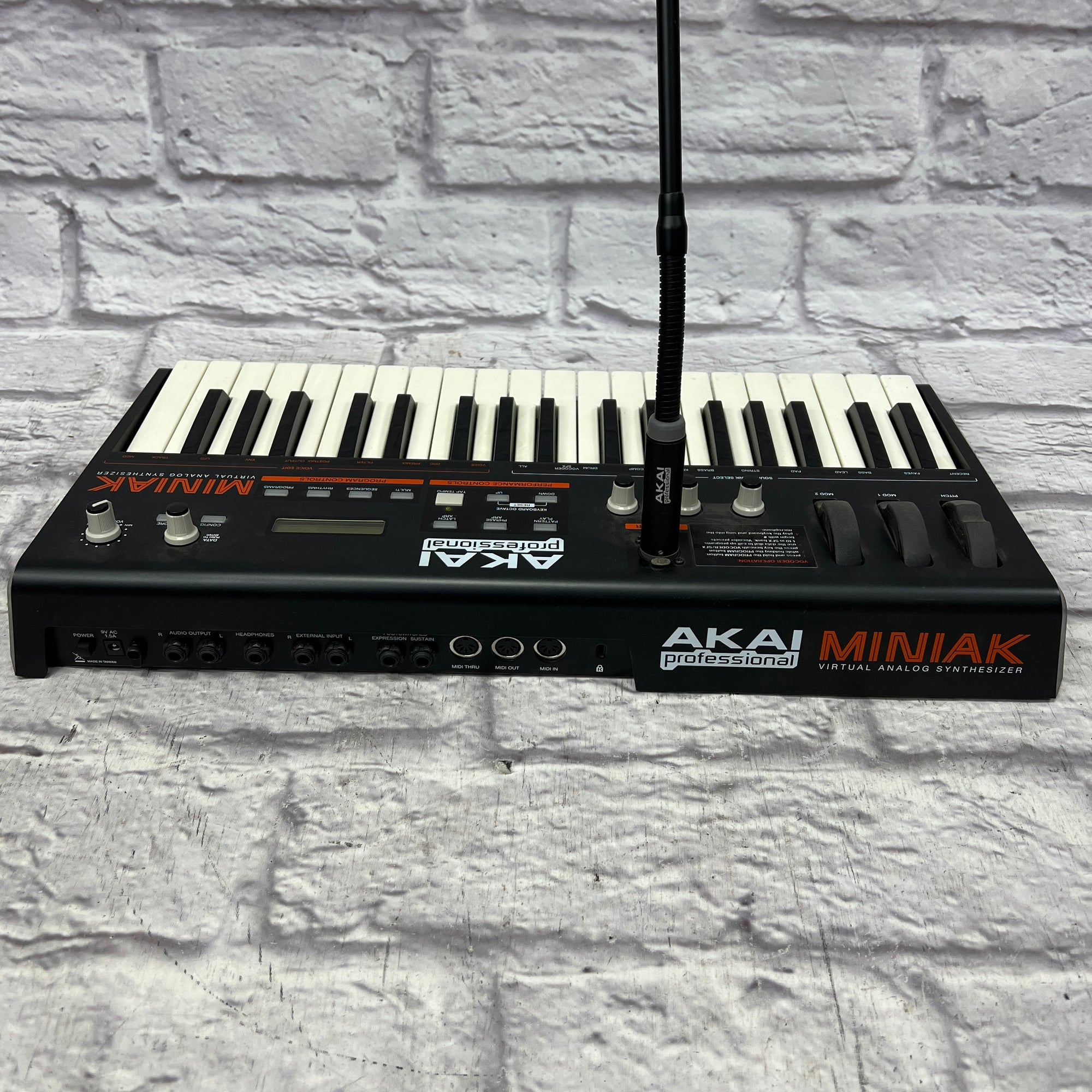 Akai MINIAK Analog Synth - Evolution Music