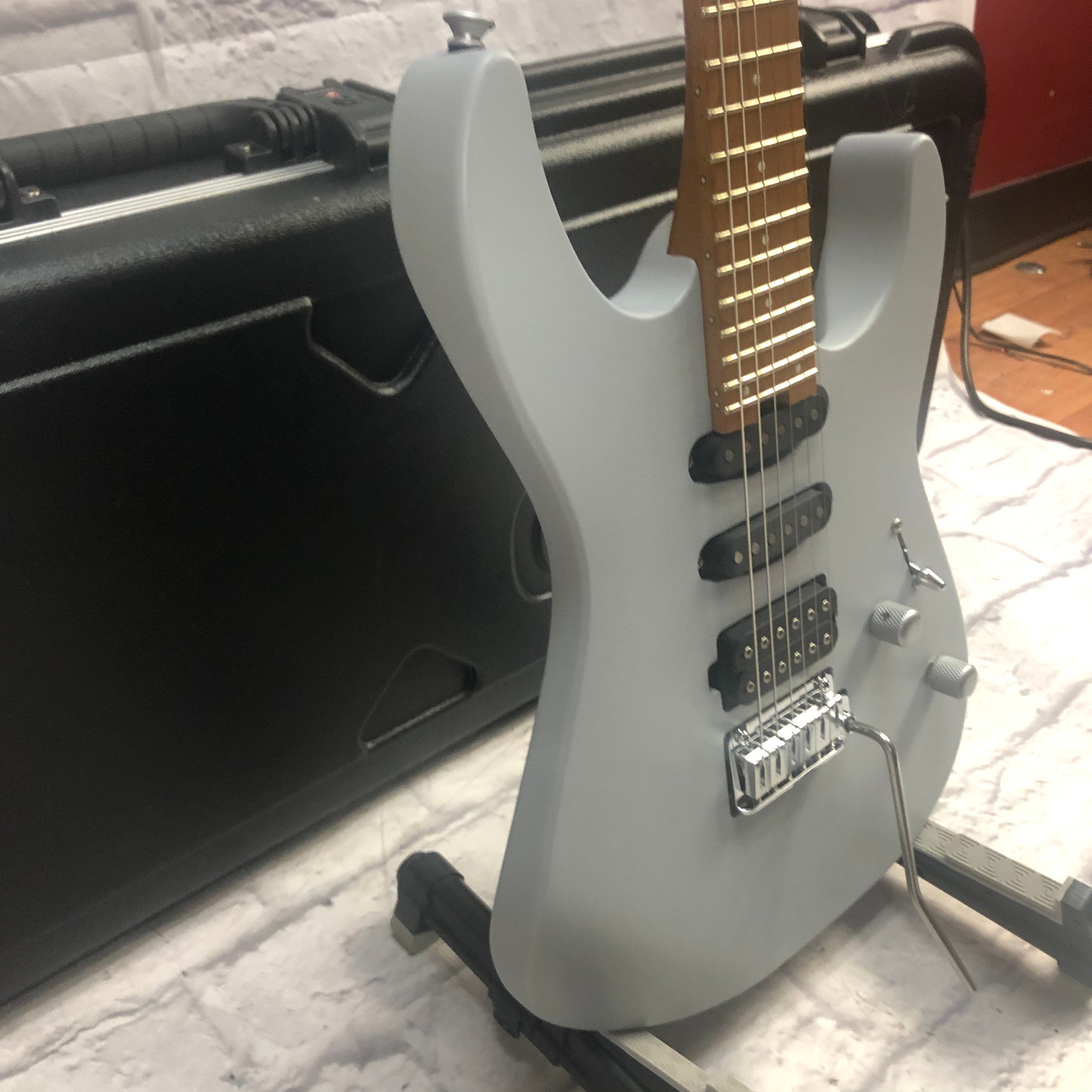 Charvel Pro Mod Dk24 with TSA Hard Case