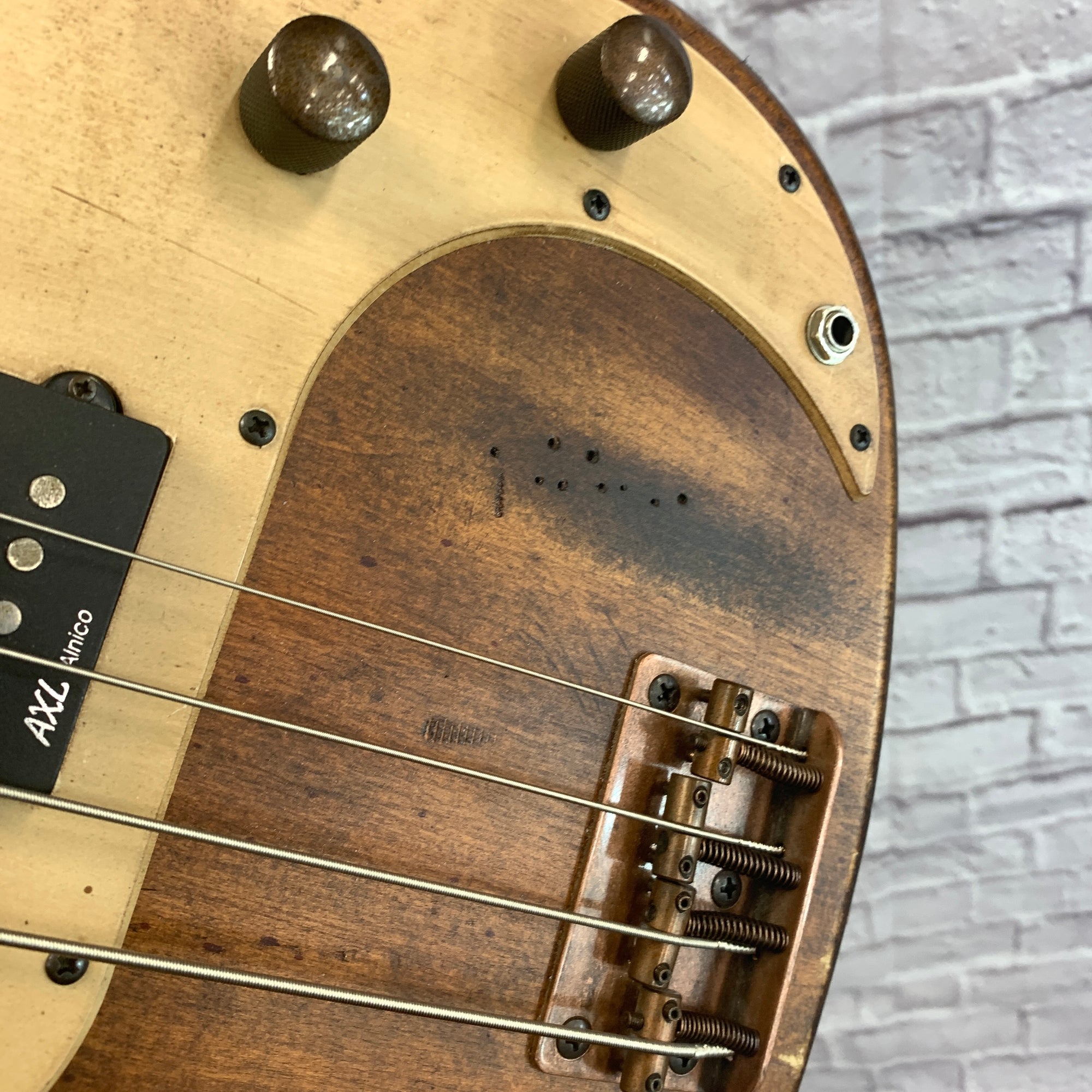 AXL Badwater 4 String P Bass - Evolution Music AXL Badwater 4 String P Bass - Evolution Music