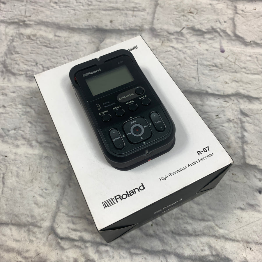 Roland R-07 High Resolution Audio Recorder