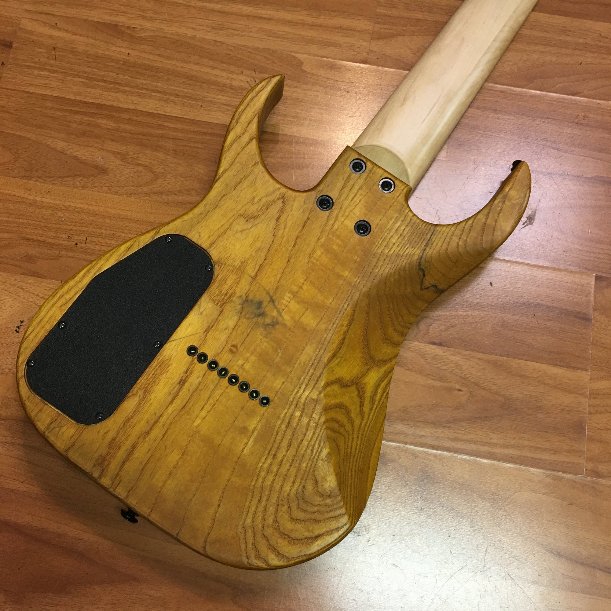 Strictly 7 Cobra 8 string - Evolution Music