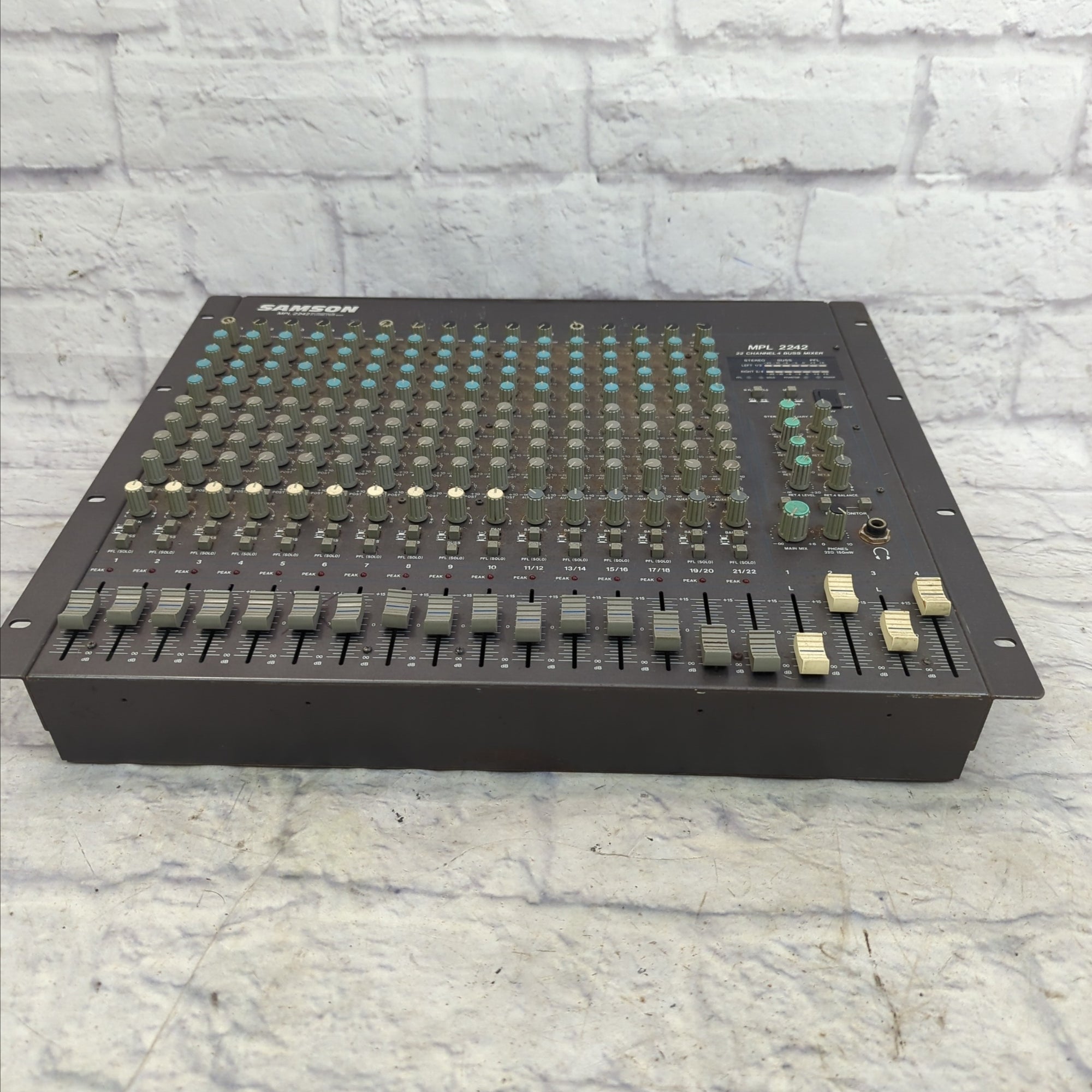 Samson MPL2242 Mixer