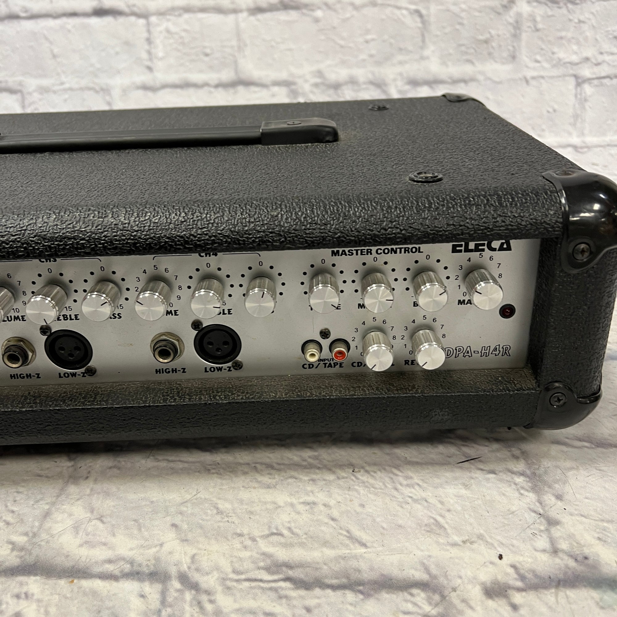 Eleca DPA-H4R Powered Mixer